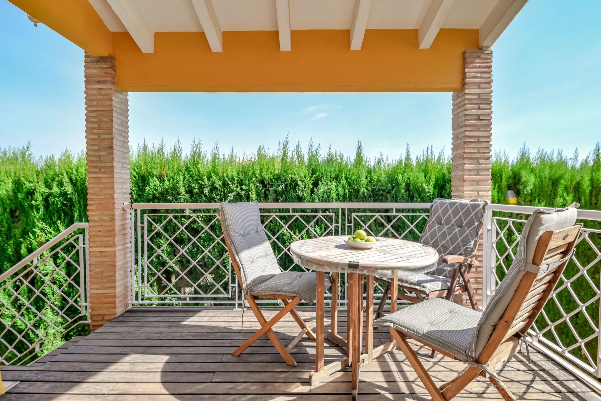 BONITA CASA UNIFAMILIAR CON PISCINA,  A 600 MTS. DEL MAR, PLAYA DE DAIMUS (VALENCIA)