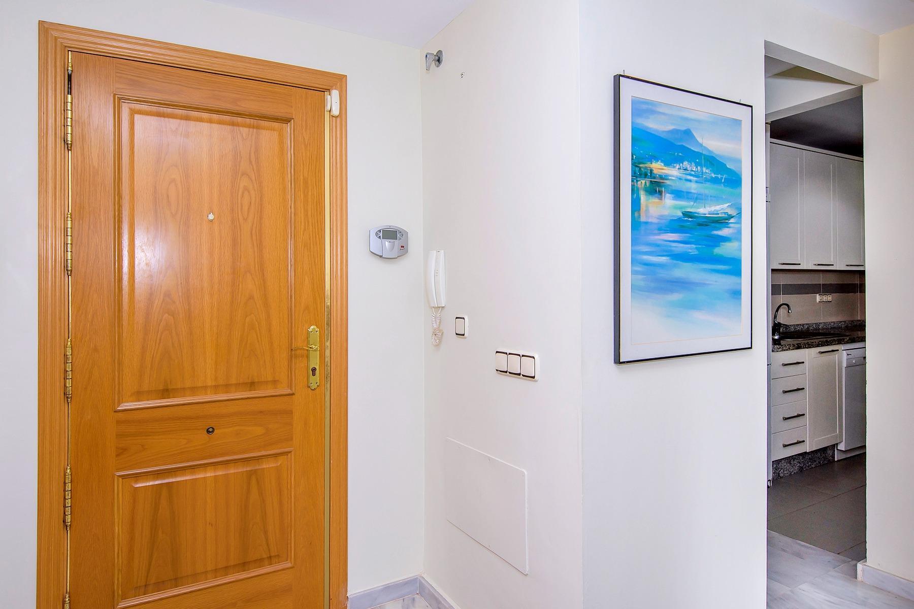 ¡Tu refugio de sol y mar te espera en el Residencial Las Tortugas, Carboneras!