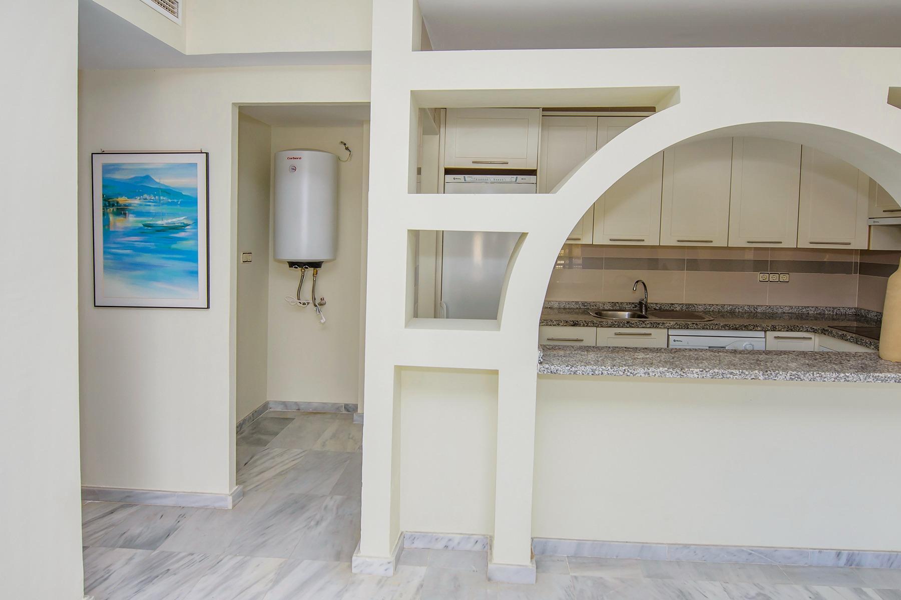 ¡Tu refugio de sol y mar te espera en el Residencial Las Tortugas, Carboneras!