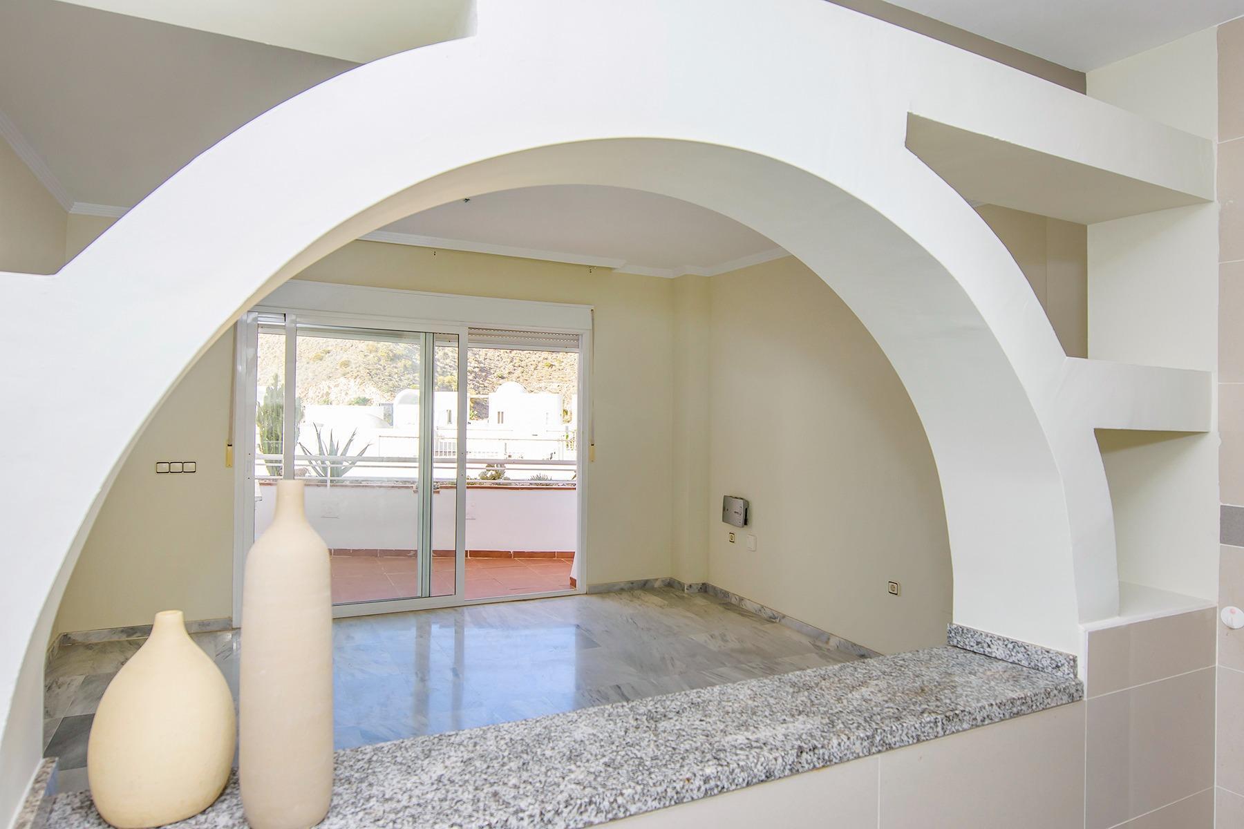 ¡Tu refugio de sol y mar te espera en el Residencial Las Tortugas, Carboneras!