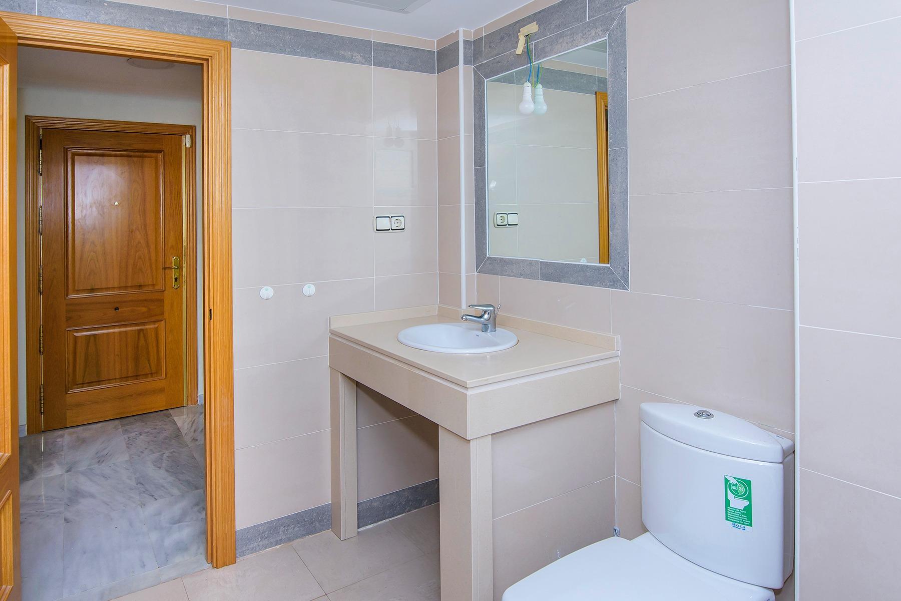 ¡Tu refugio de sol y mar te espera en el Residencial Las Tortugas, Carboneras!