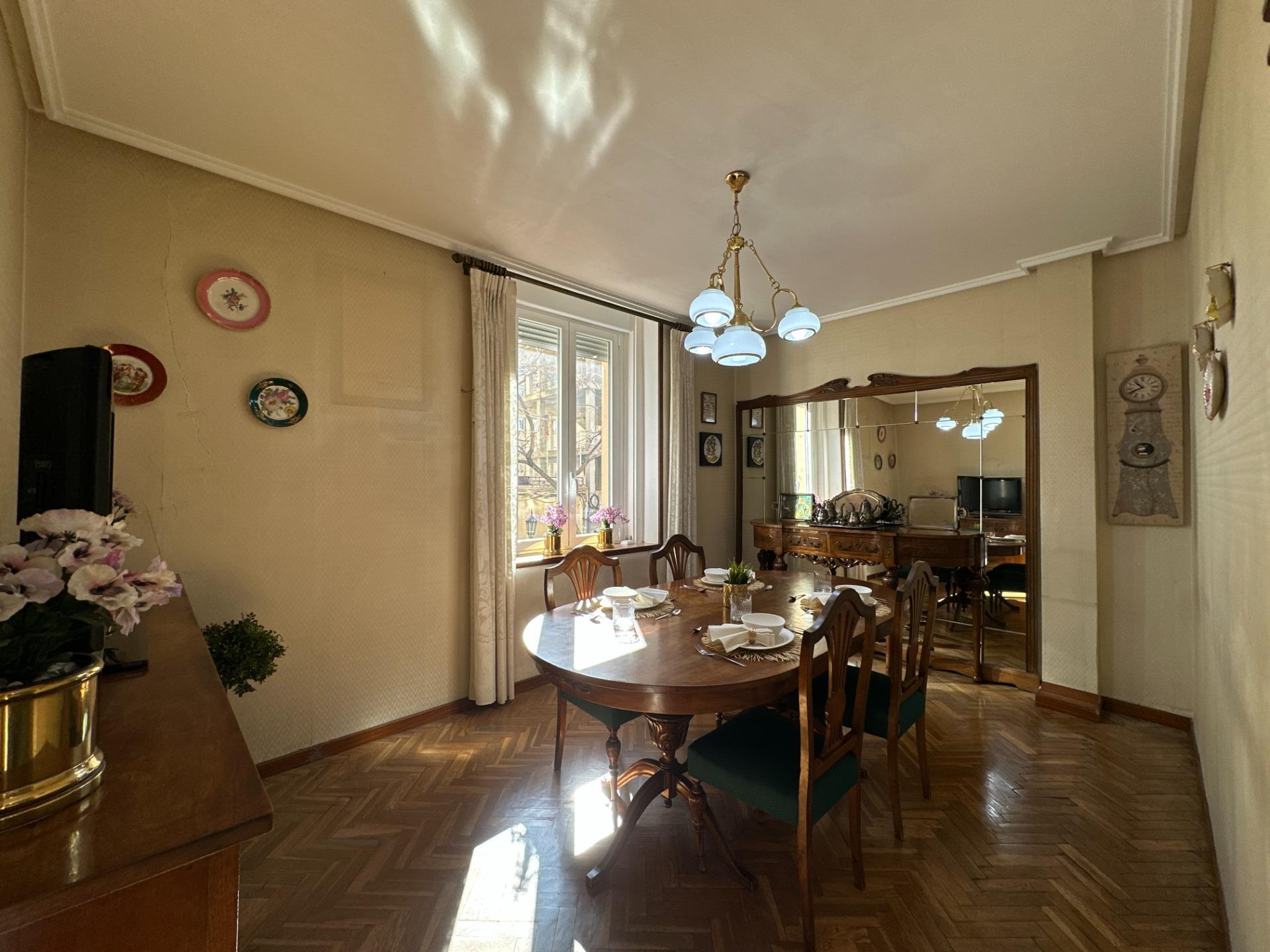 PISO EN CALLE ALMAGRO CON PASEO PAMPLONA