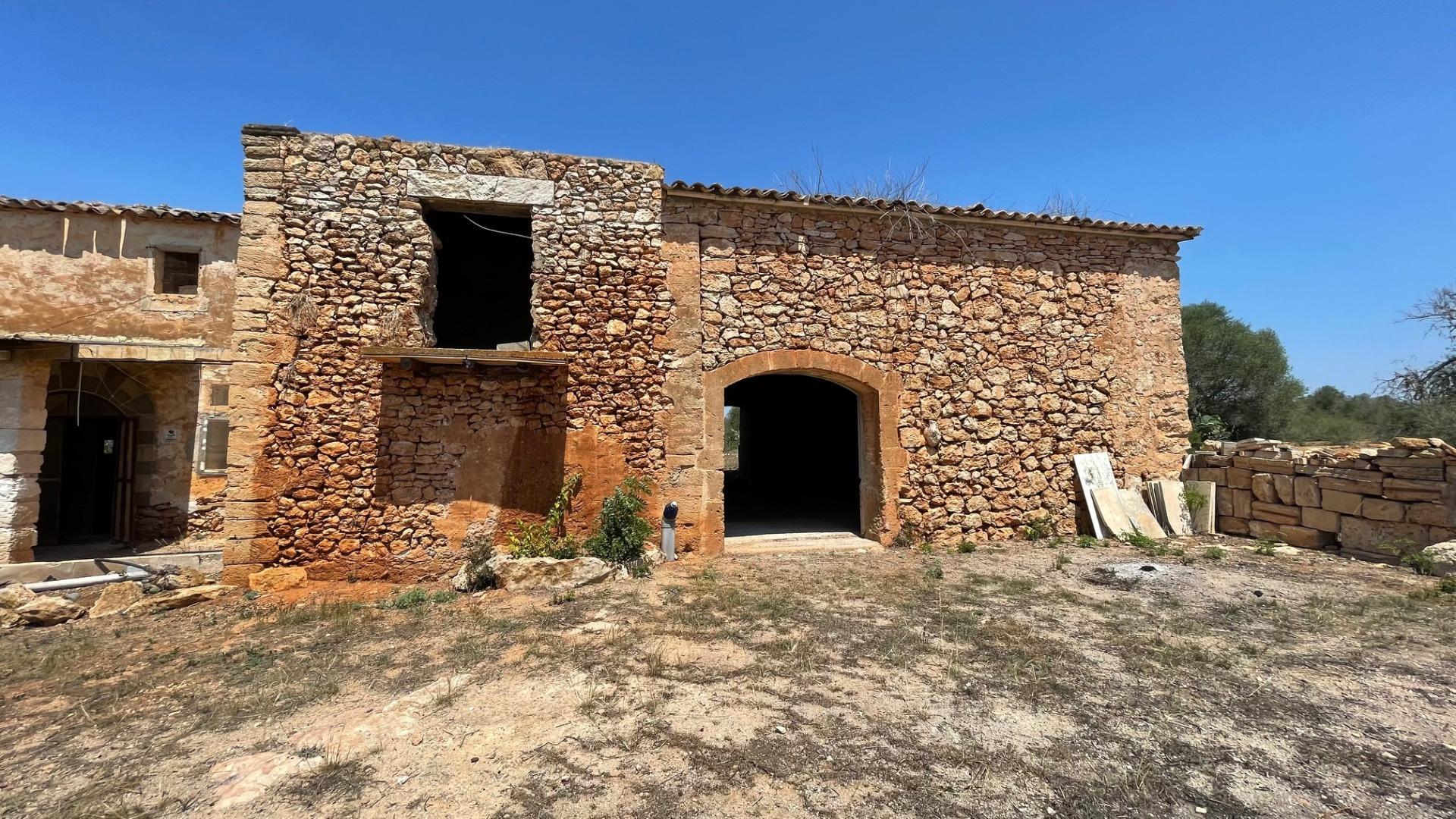 FINCA RUSTICA EN CALA PI