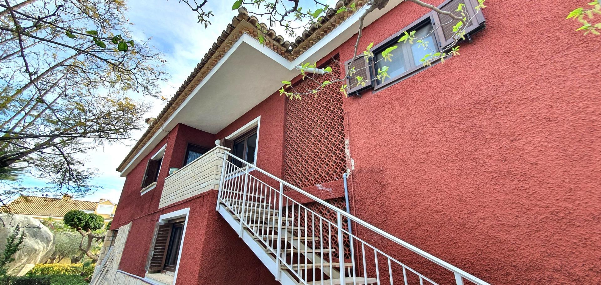 Magnífico chalet independiente en venta en La Font con parcela de 2812 metros