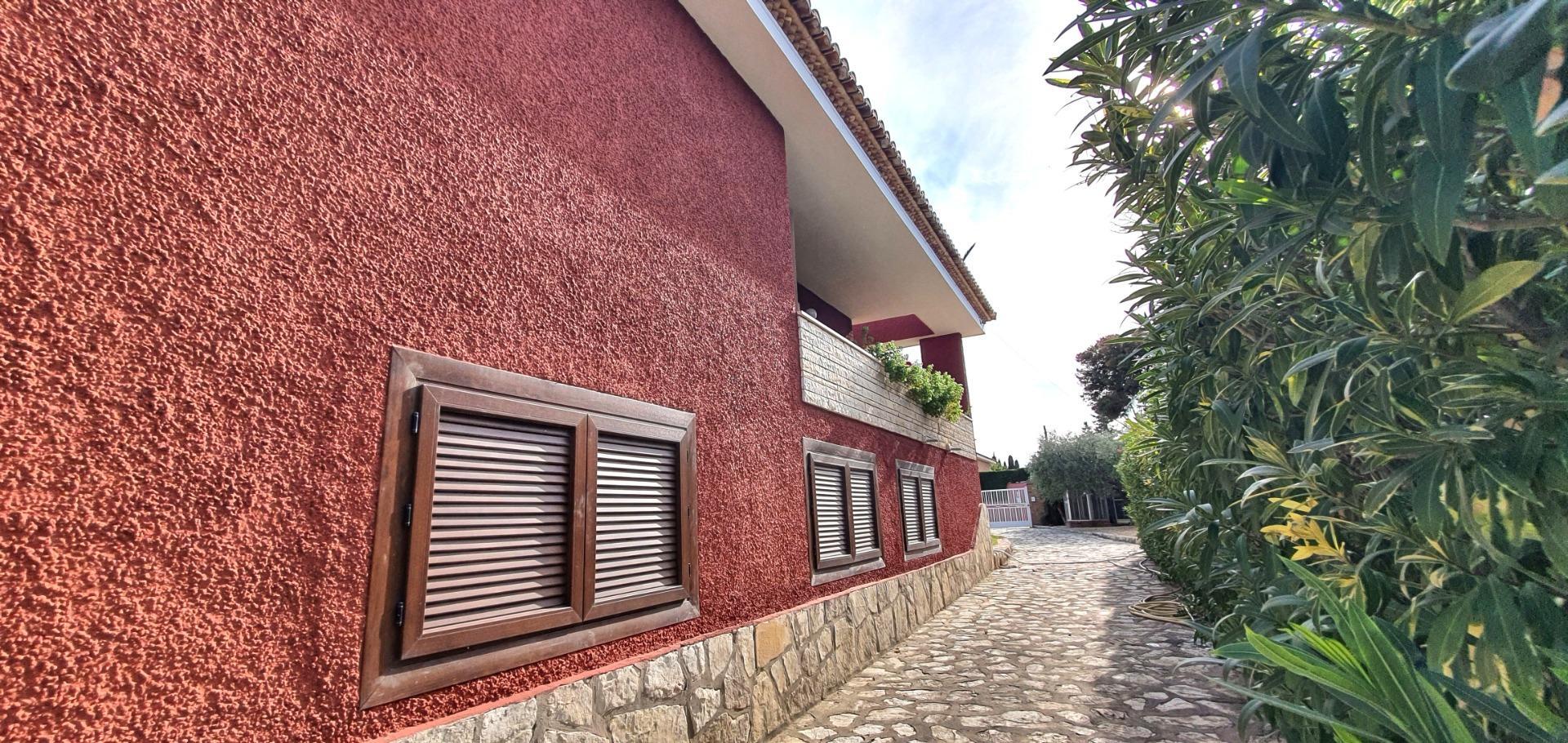 Magnífico chalet independiente en venta en La Font con parcela de 2812 metros