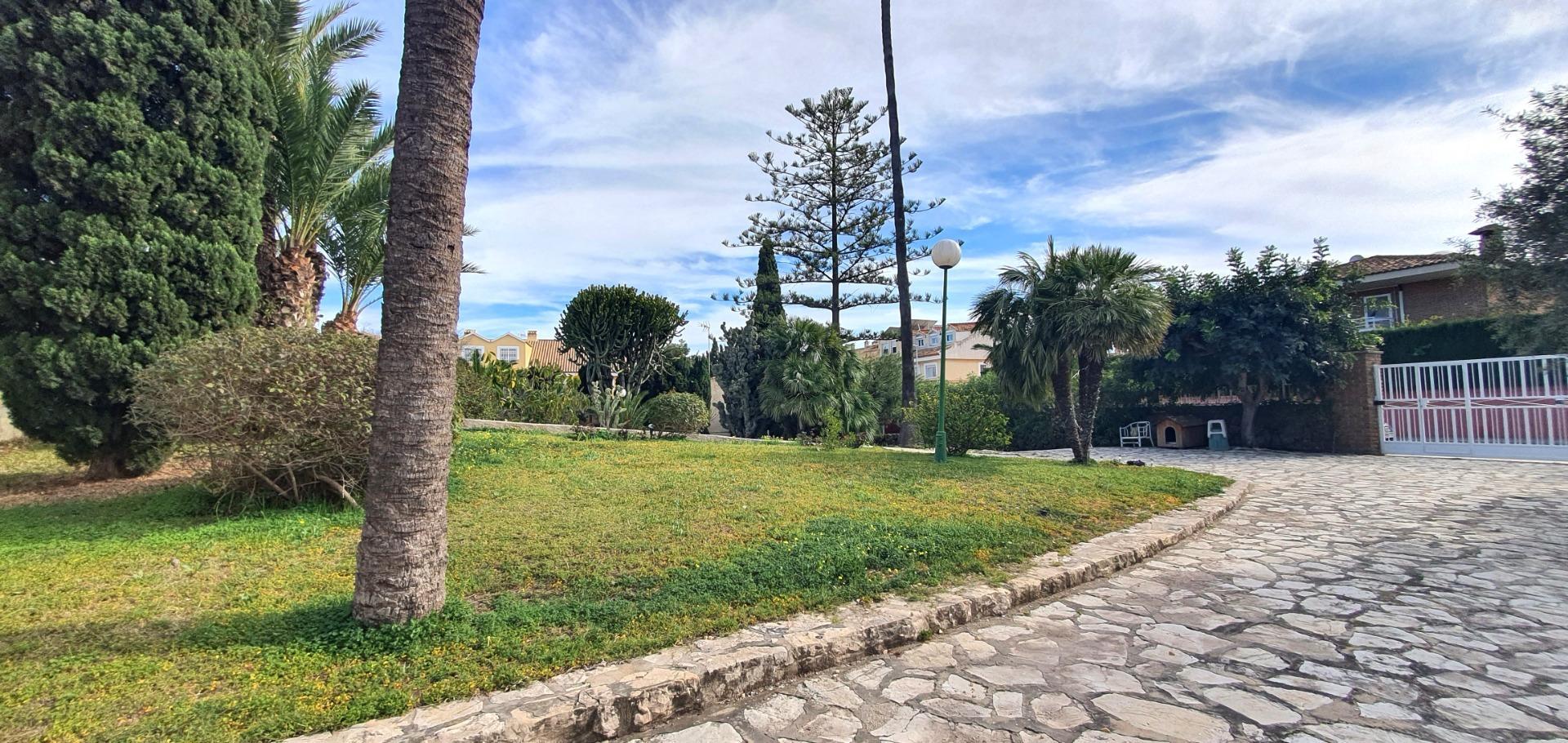 Magnífico chalet independiente en venta en La Font con parcela de 2812 metros