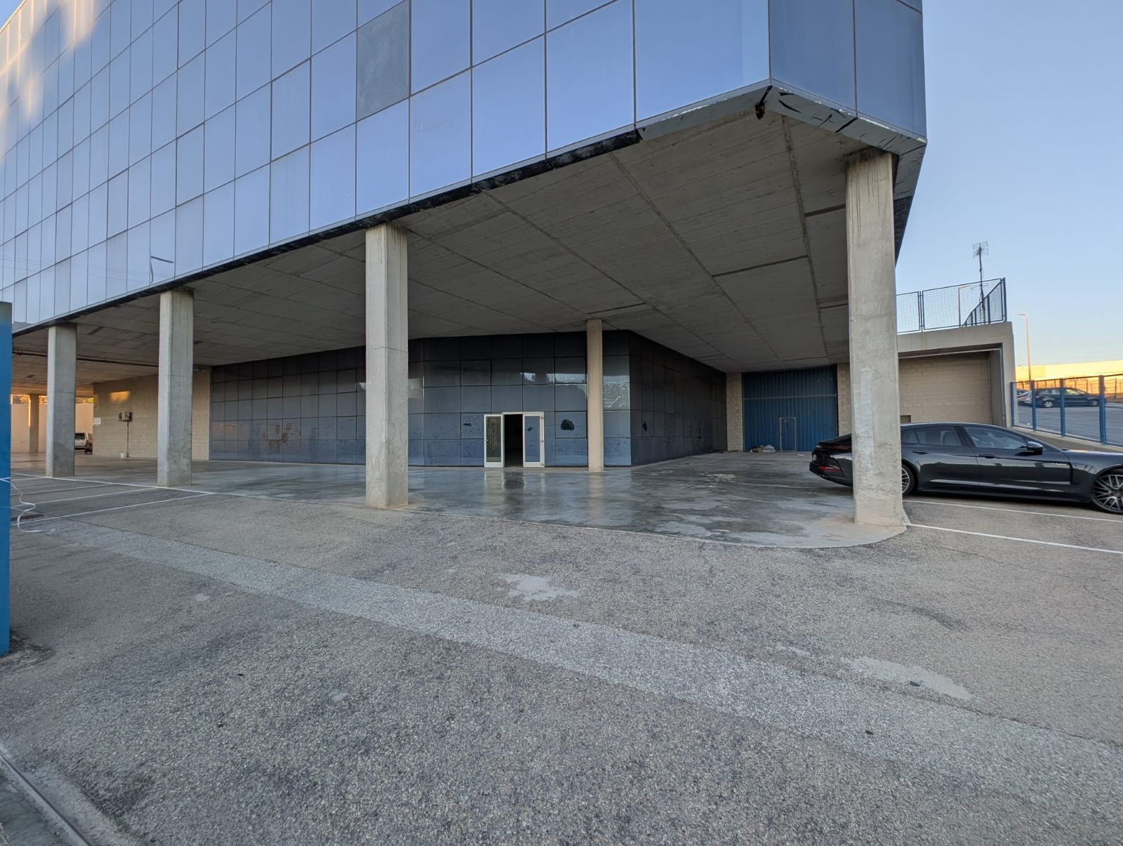 Nave Industrial en Jijona, junto al Museo del Turrón.