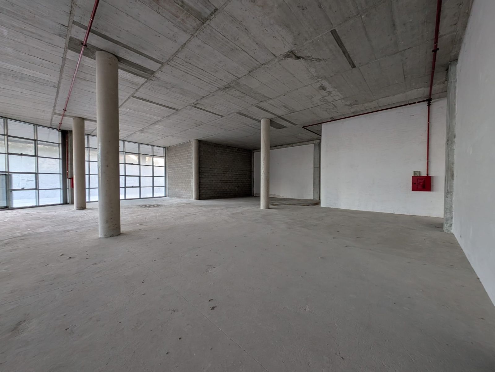 Nave Industrial en Jijona, junto al Museo del Turrón.