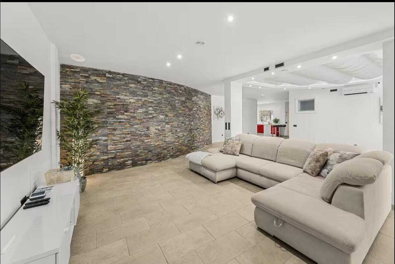 Chalet independiente con vistas al mar en San Agustín ? 300?m² y diseño exclusivo