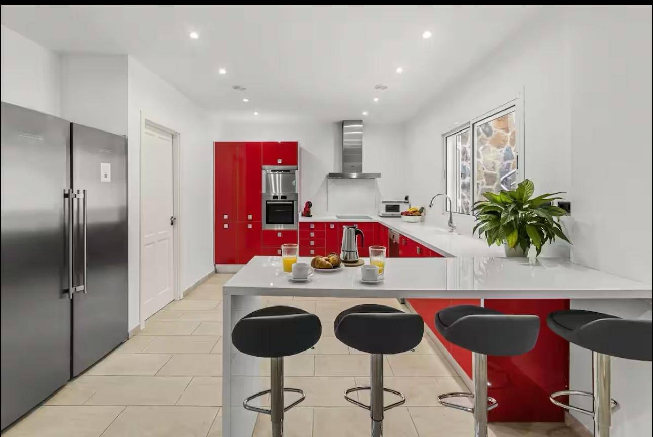 Chalet independiente con vistas al mar en San Agustín ? 300?m² y diseño exclusivo