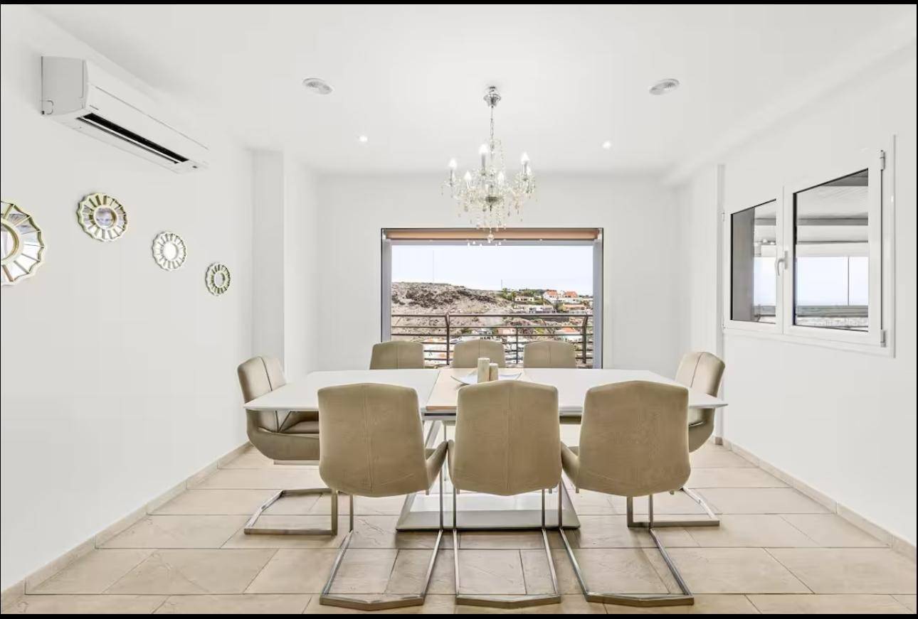 Chalet independiente con vistas al mar en San Agustín ? 300?m² y diseño exclusivo