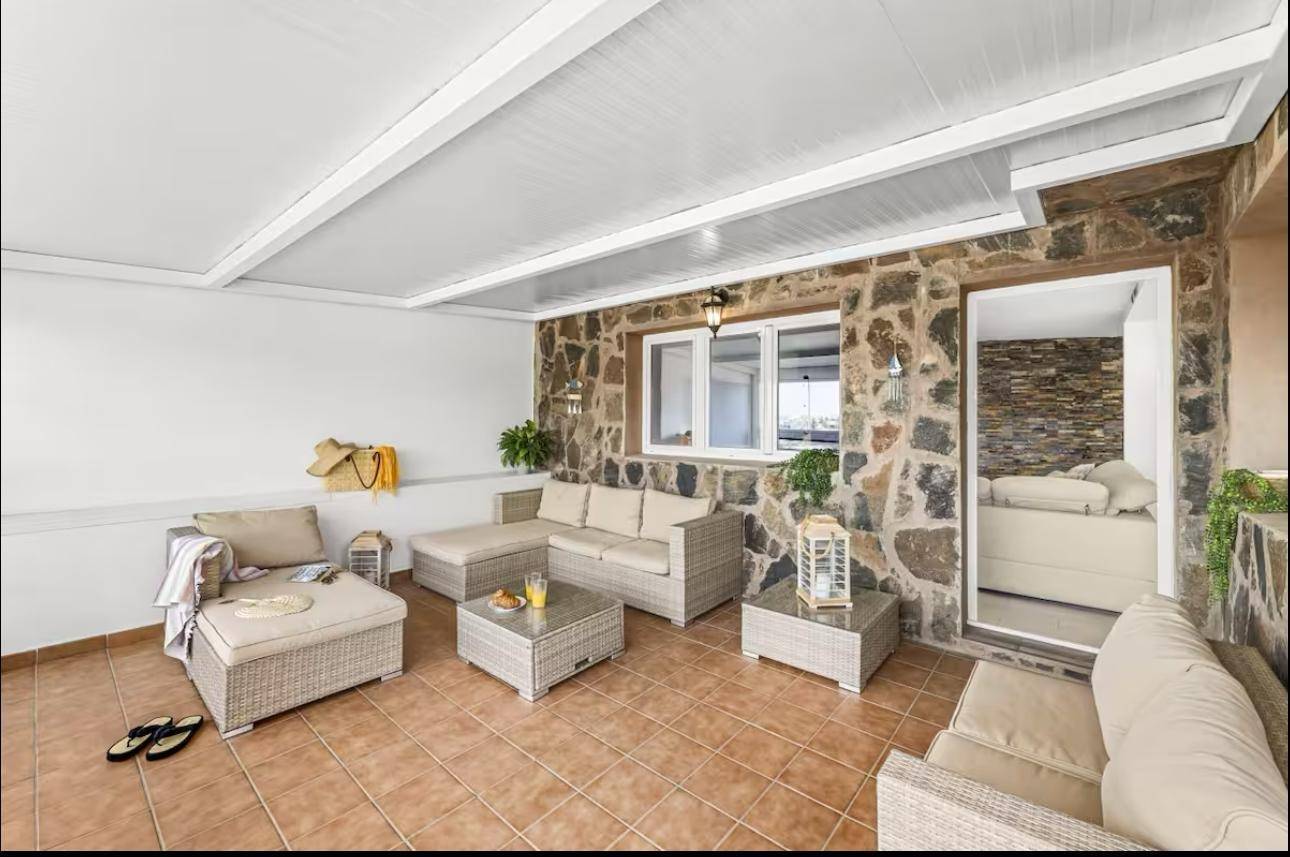 Chalet independiente con vistas al mar en San Agustín ? 300?m² y diseño exclusivo