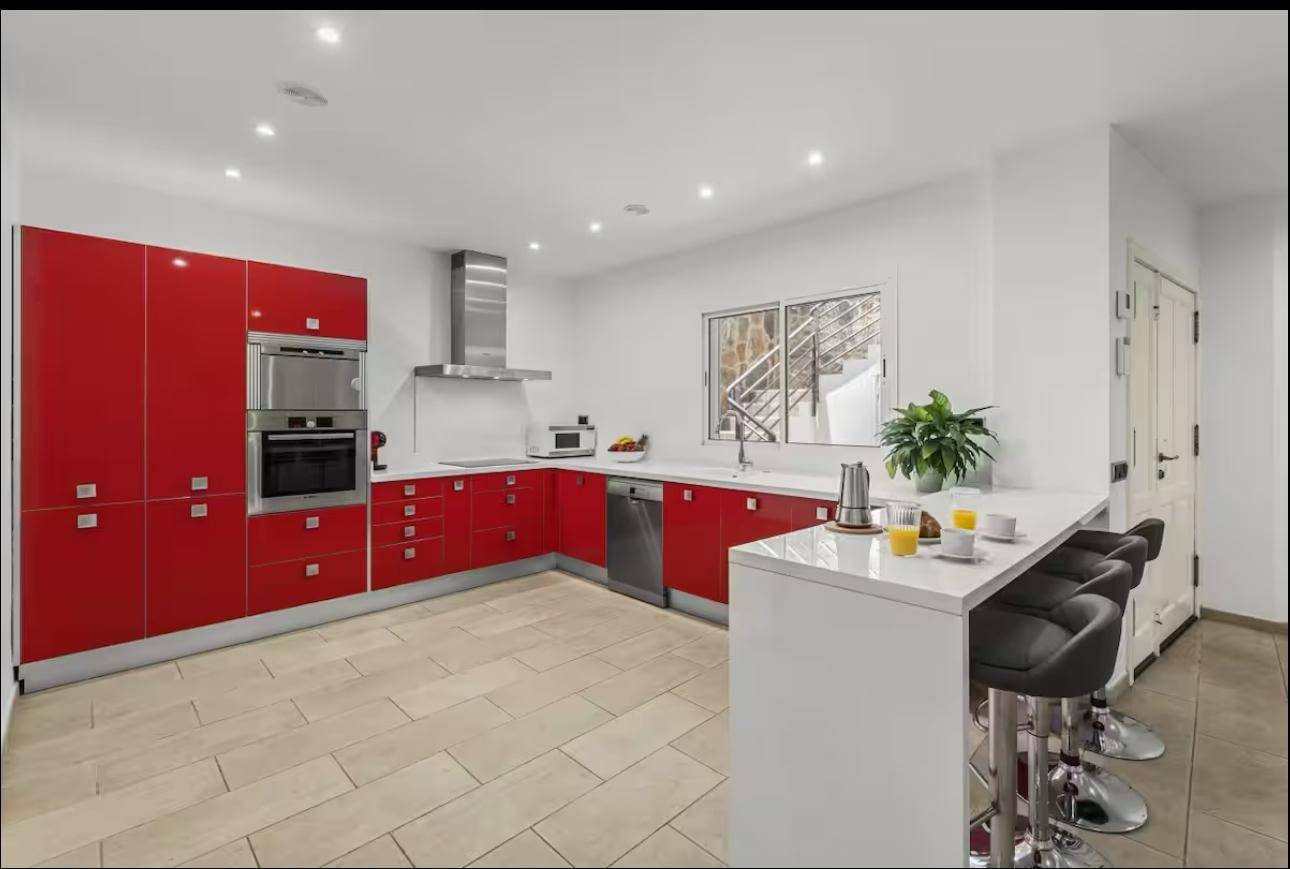 Chalet independiente con vistas al mar en San Agustín ? 300?m² y diseño exclusivo