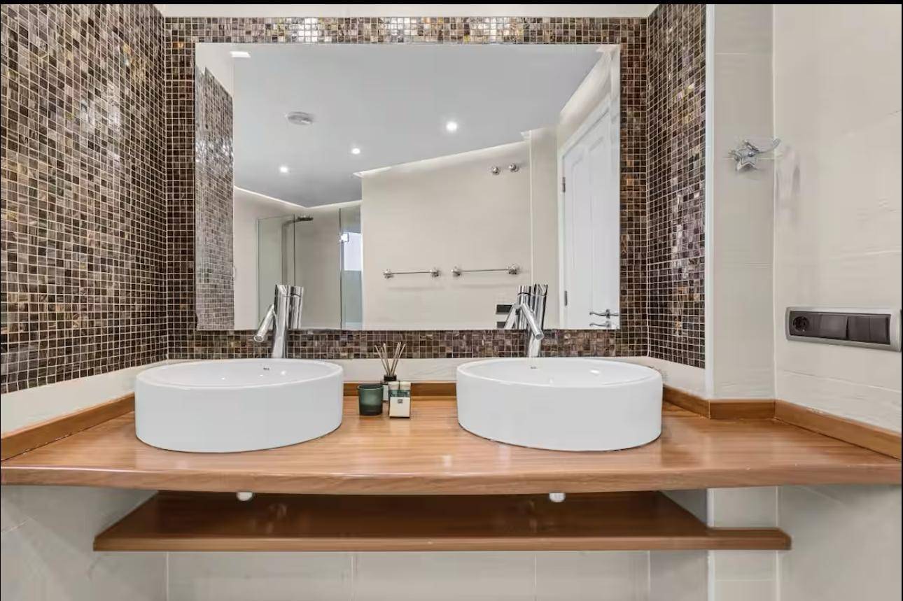 Chalet independiente con vistas al mar en San Agustín ? 300?m² y diseño exclusivo