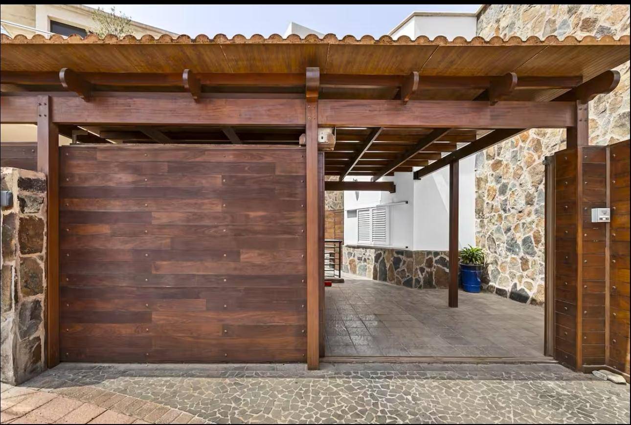 Chalet independiente con vistas al mar en San Agustín ? 300?m² y diseño exclusivo