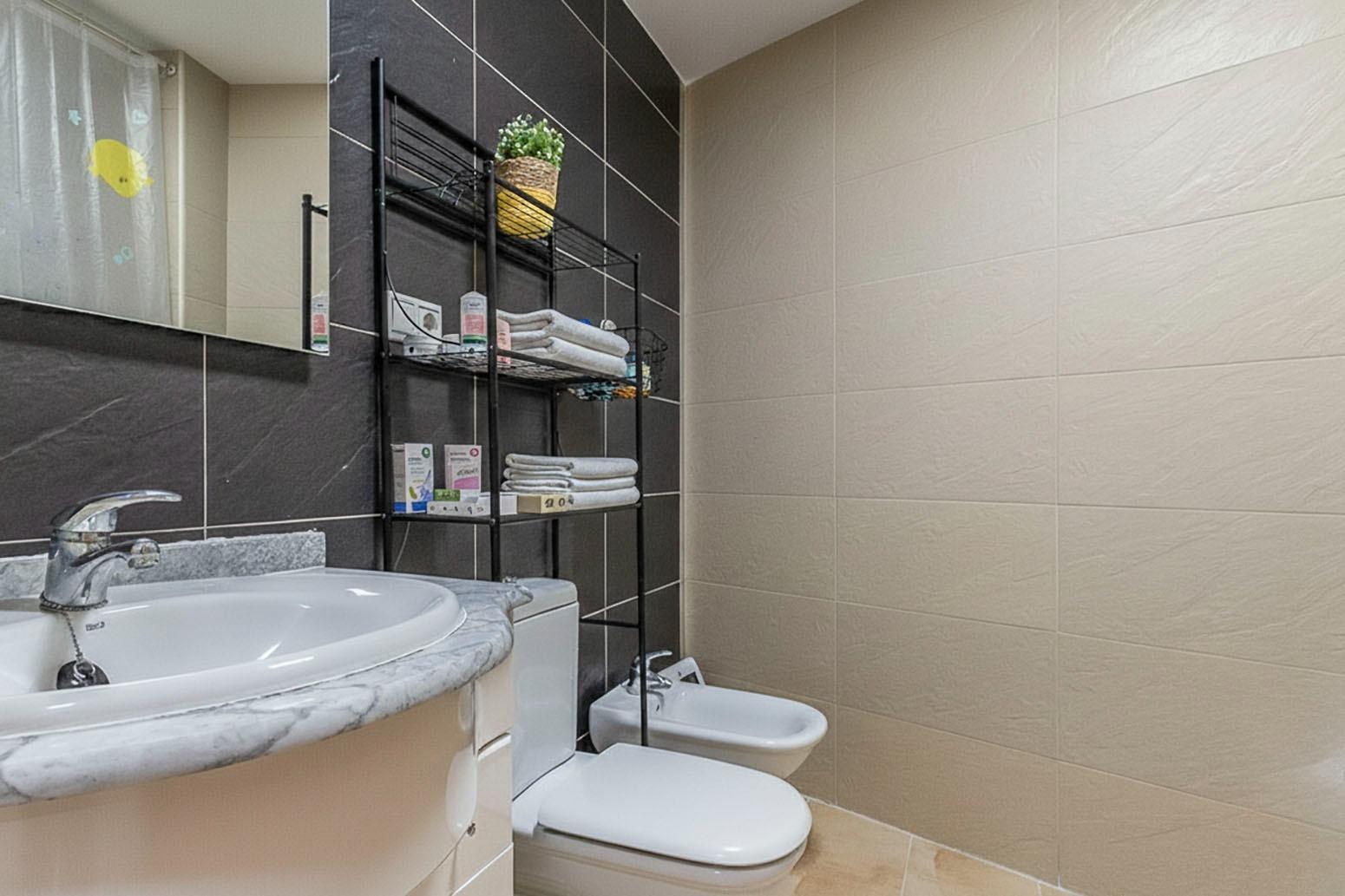 ¡OPORTUNIDAD! ¡VENTA ADOSADO con PISCINA en MACASTRE!