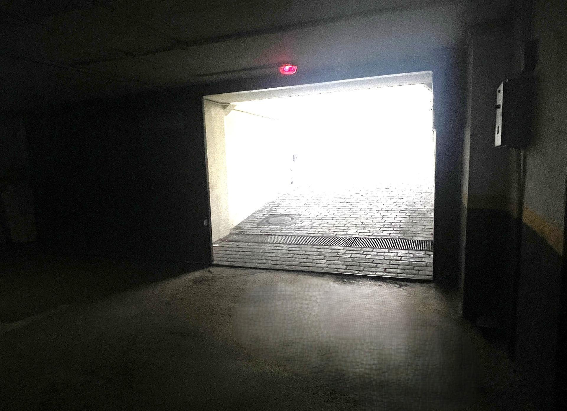 Plaza de garaje amplia en urbanización privada ? Avenida Europa