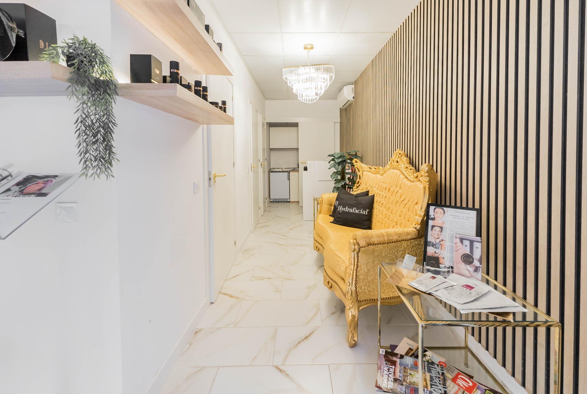 ¡Oportunidad única de traspaso en una de las mejores zonas de Fuengirola!