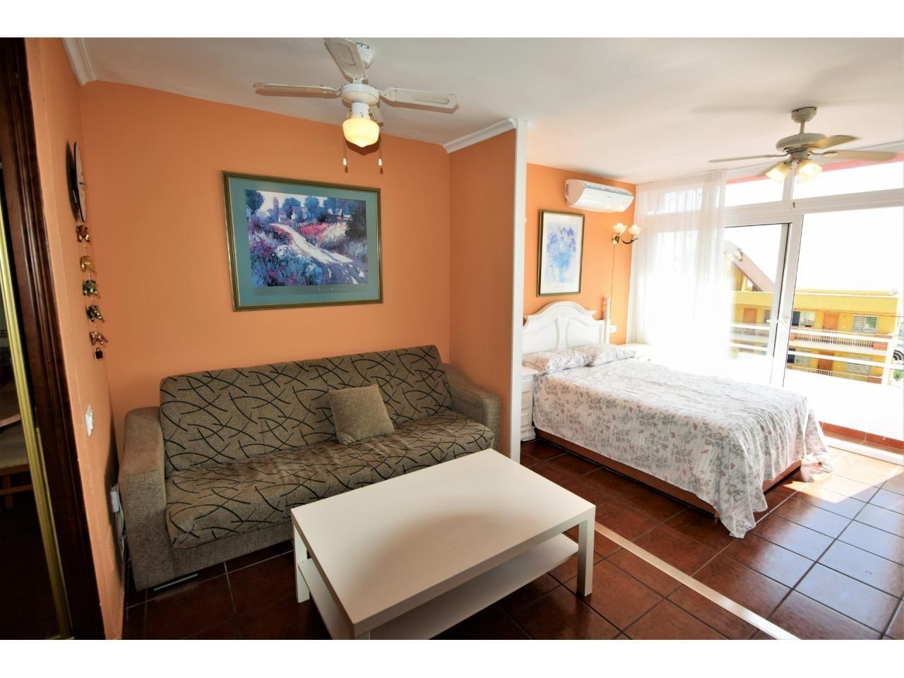 Estudio con Piscina a Solo 850 Metros del Mar