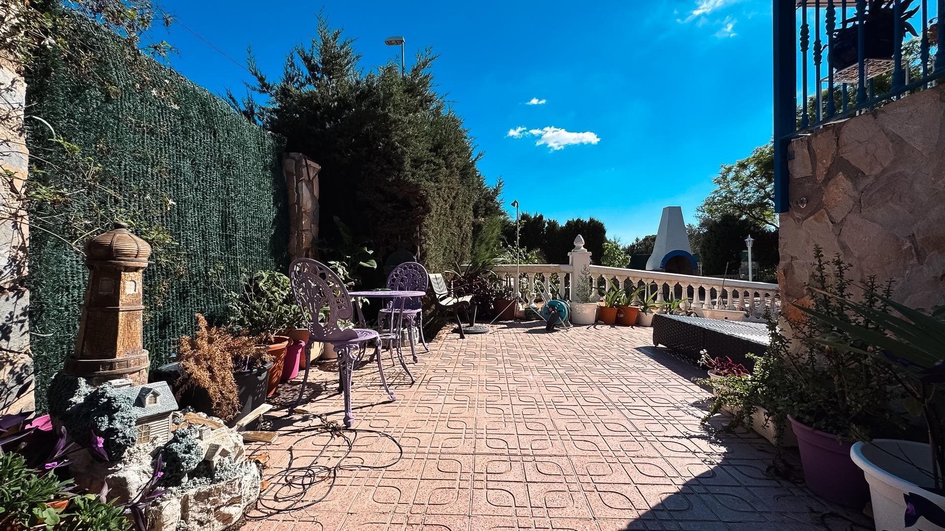 Chalet Espacioso en San Vicente del Raspeig - Oportunidad Única