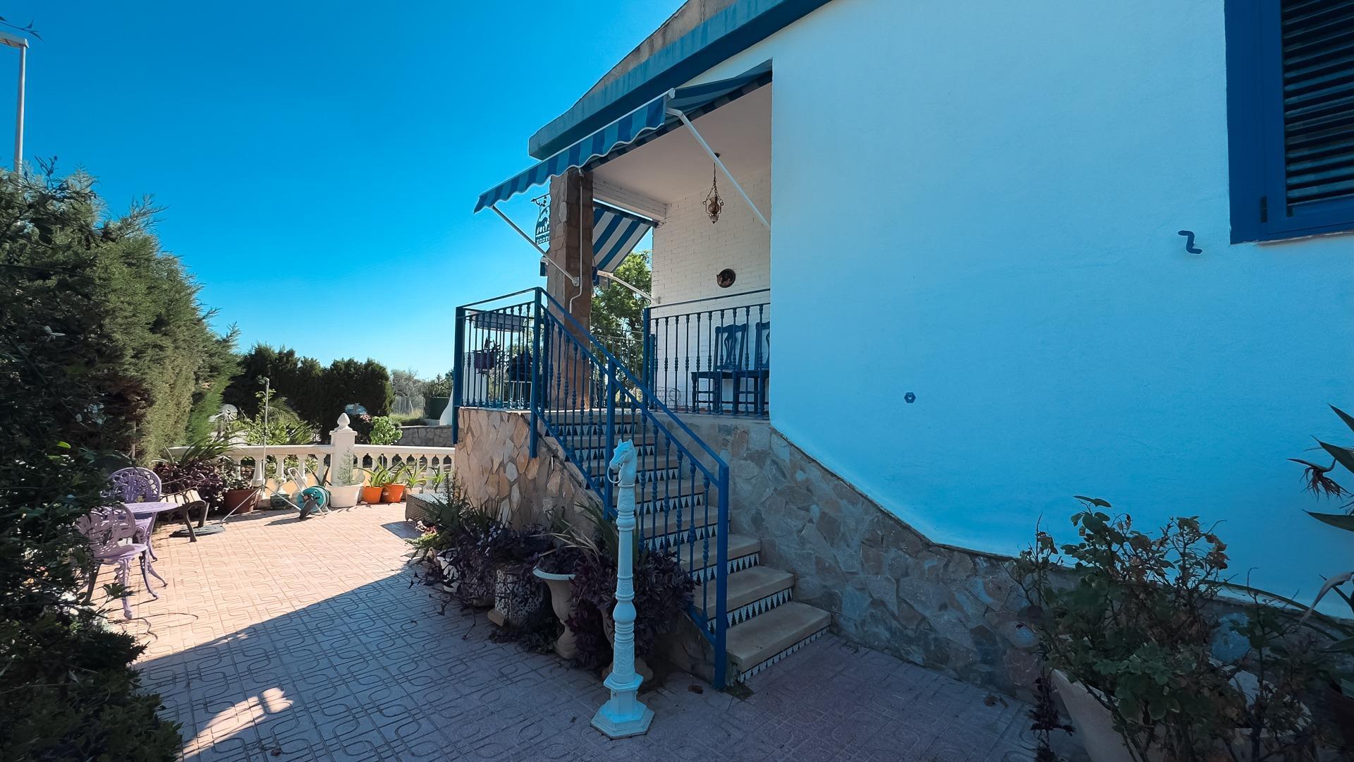 Chalet Espacioso en San Vicente del Raspeig - Oportunidad Única