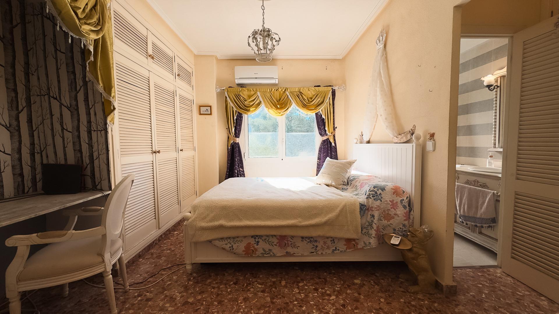 Chalet Espacioso en San Vicente del Raspeig - Oportunidad Única