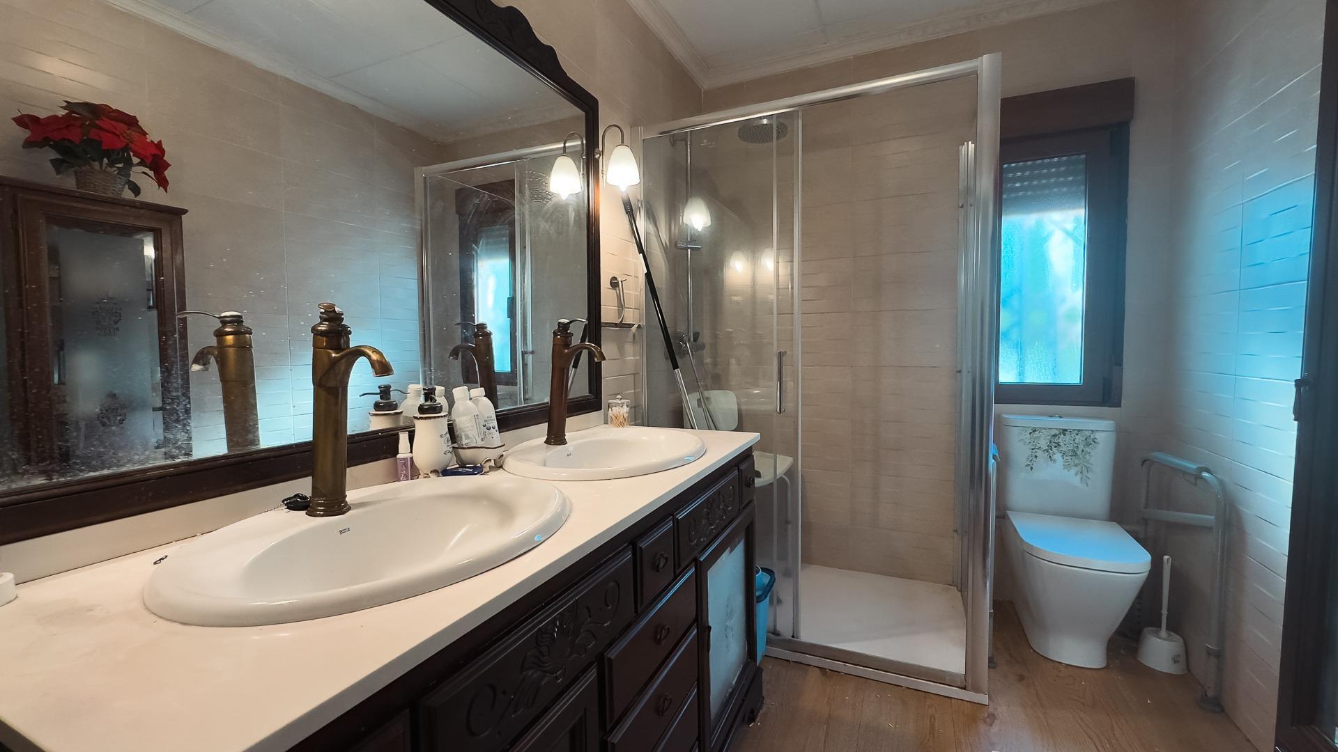 Chalet Espacioso en San Vicente del Raspeig - Oportunidad Única