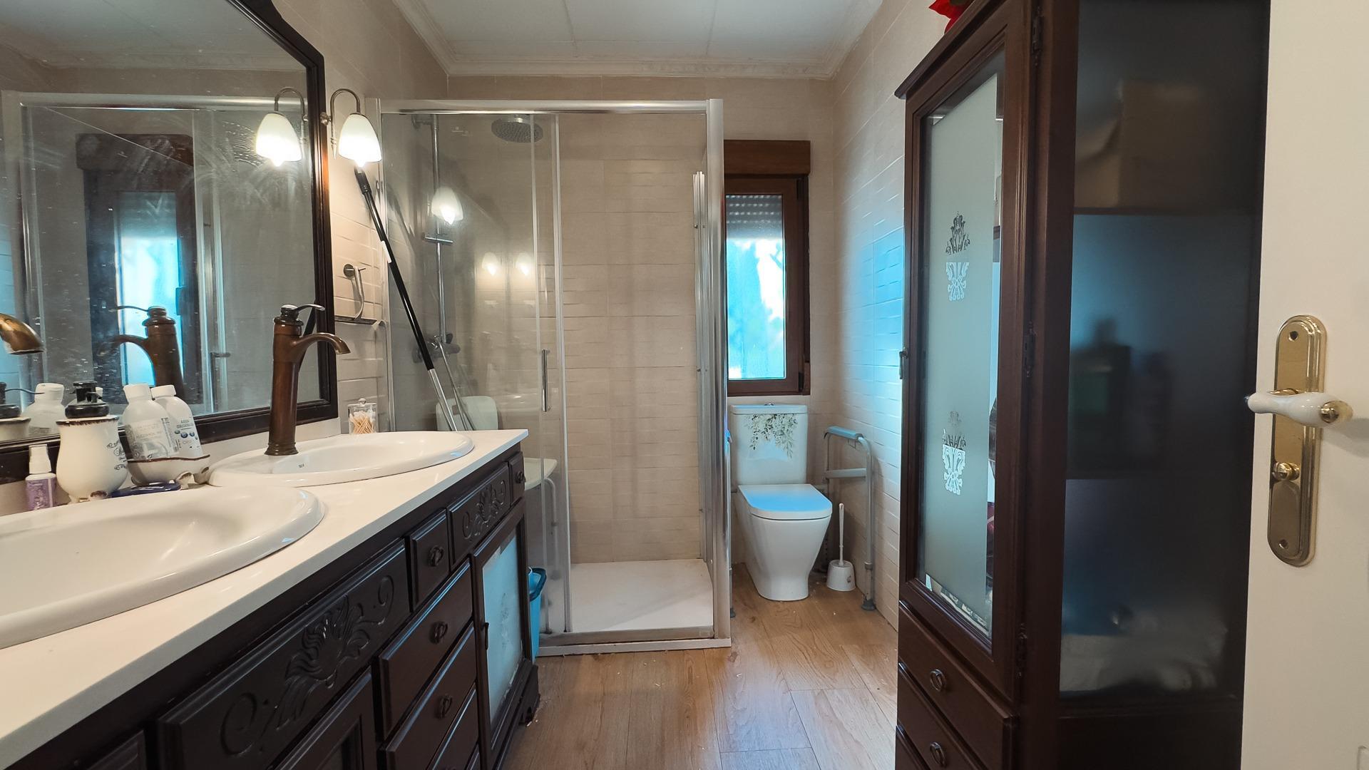 Chalet Espacioso en San Vicente del Raspeig - Oportunidad Única