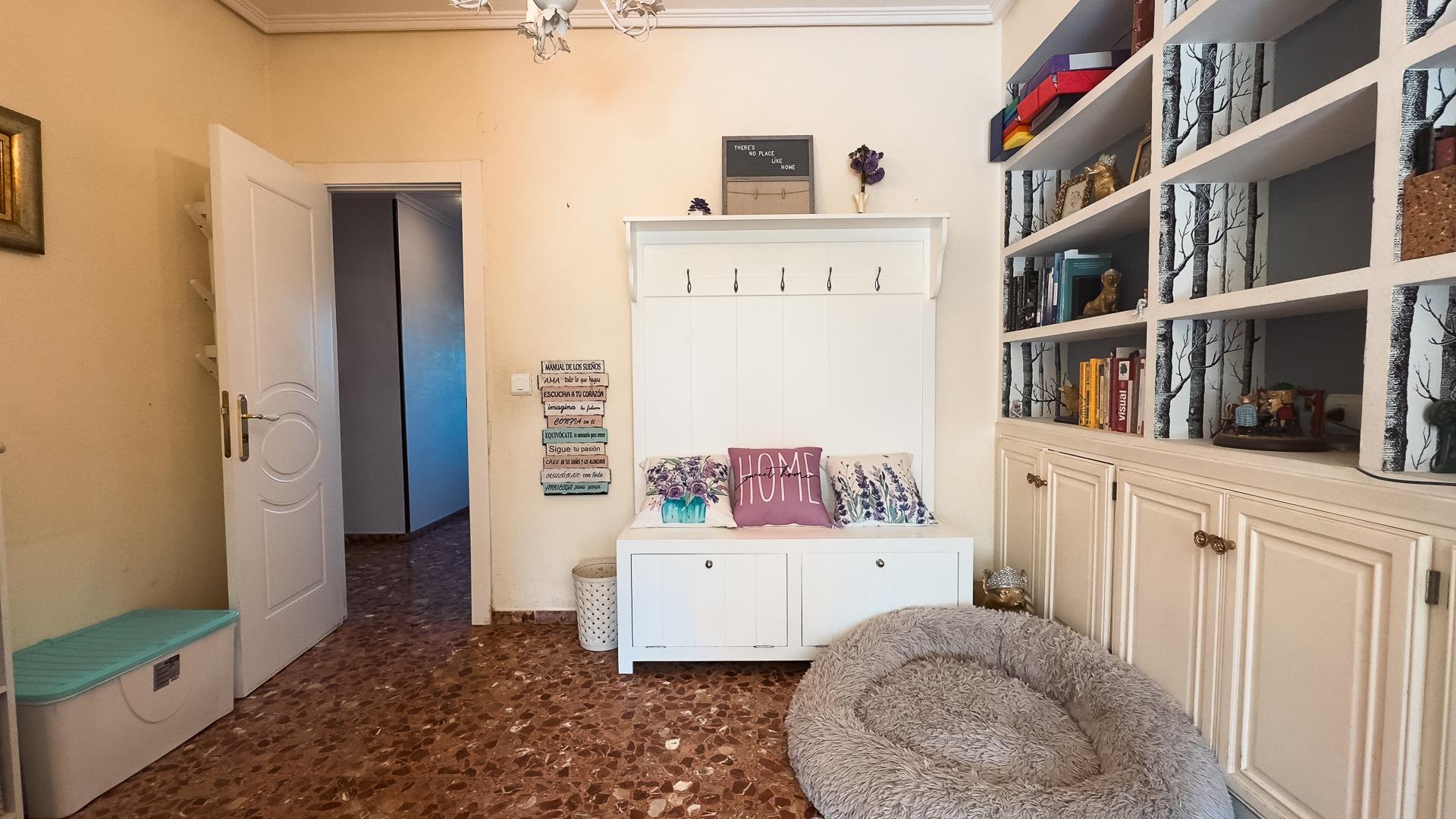 Chalet Espacioso en San Vicente del Raspeig - Oportunidad Única