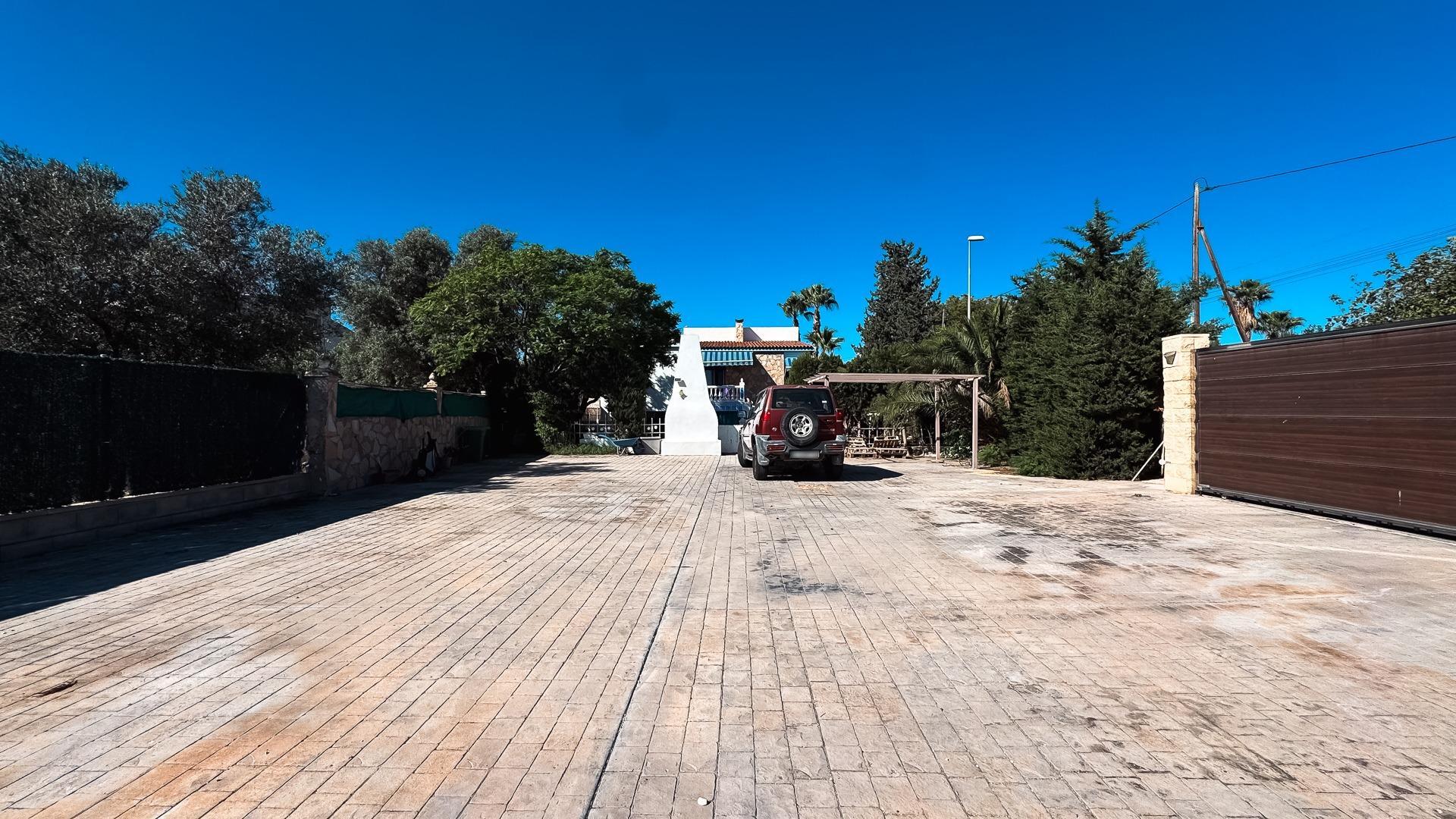 Chalet Espacioso en San Vicente del Raspeig - Oportunidad Única