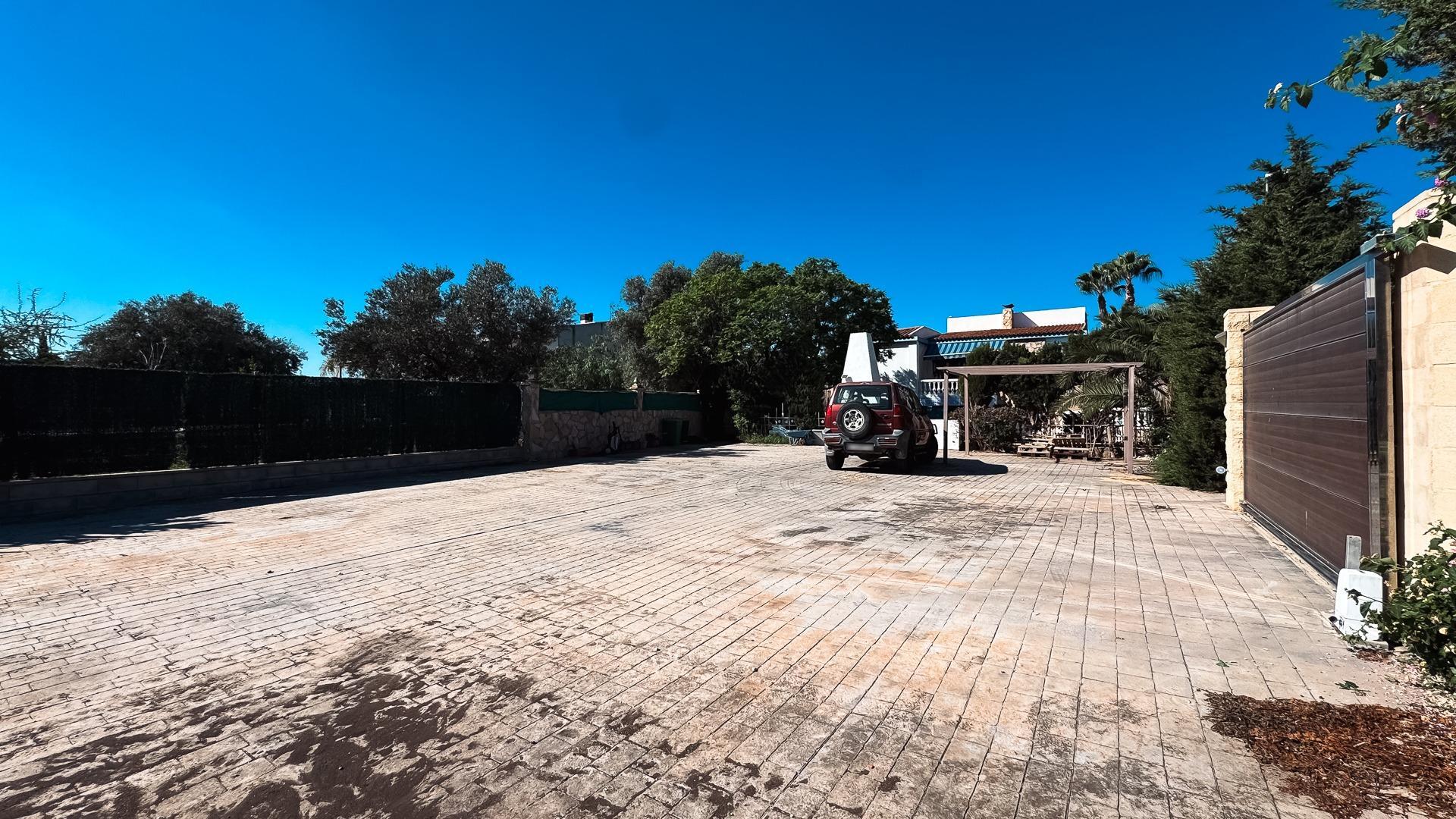 Chalet Espacioso en San Vicente del Raspeig - Oportunidad Única