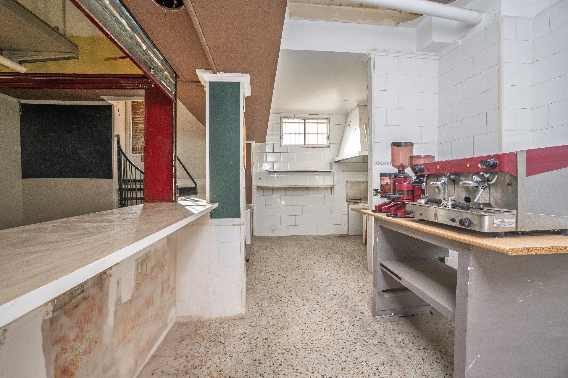 Oportunidad de Inversión en Local Comercial en Alto Garbinet, Alicante