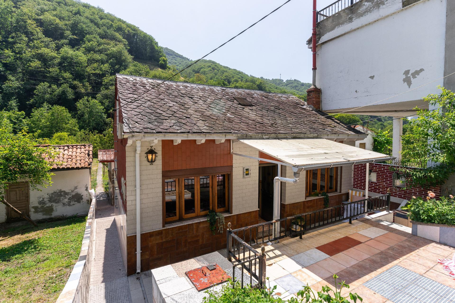 Casa con parcela a la orilla del río ¡lista para entrar a vivir!
