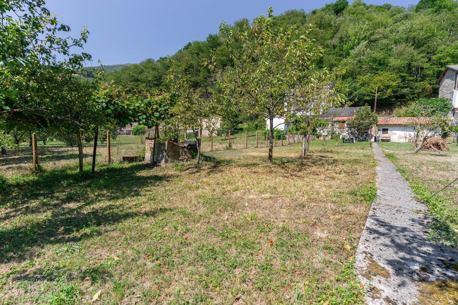 Casa con parcela a la orilla del río ¡lista para entrar a vivir!