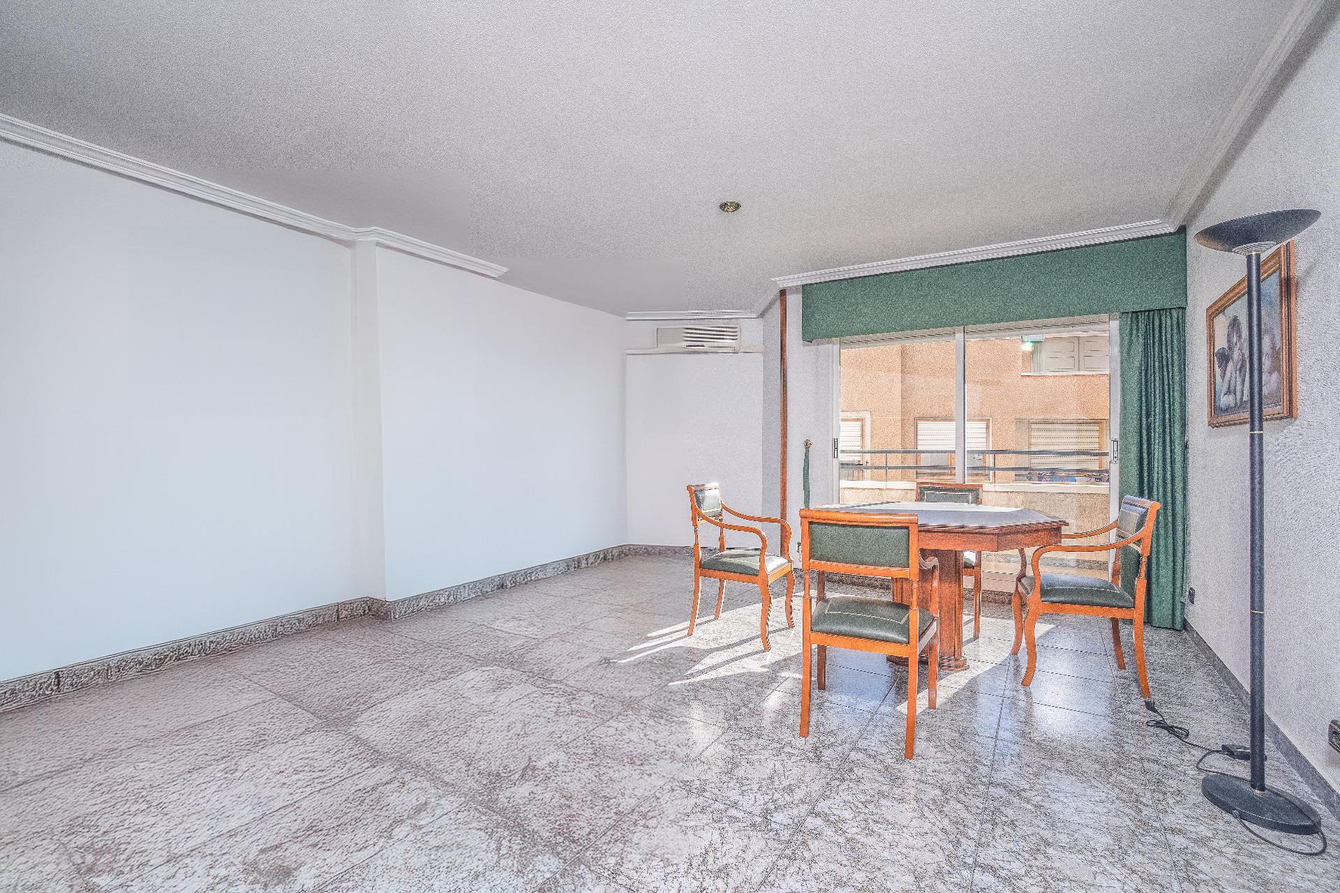 Amplio y Céntrico Piso en Aspe - Ideal para Familias