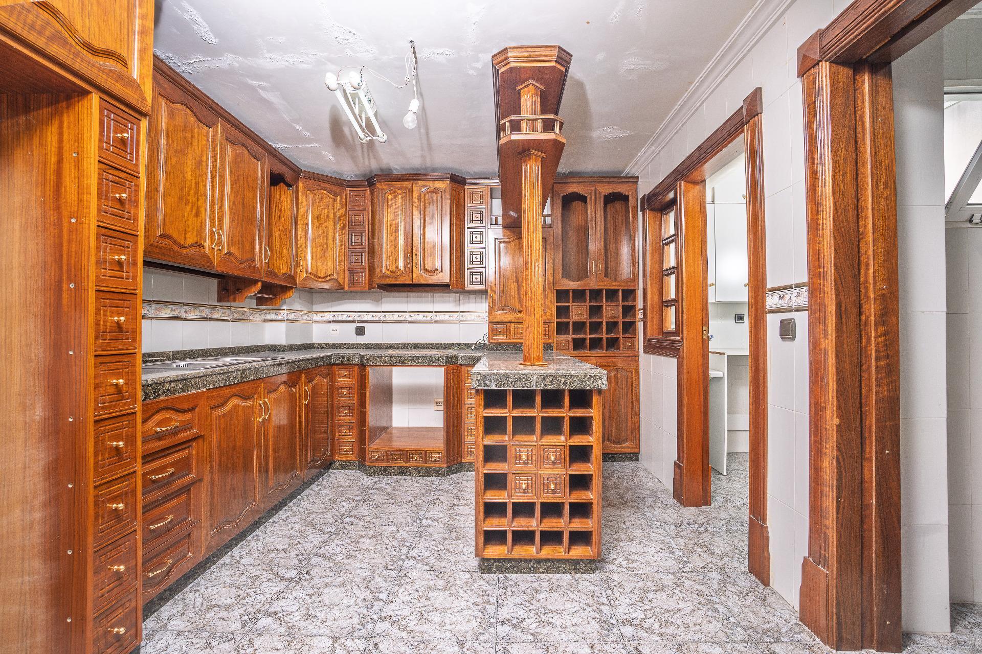 Amplio y Céntrico Piso en Aspe - Ideal para Familias