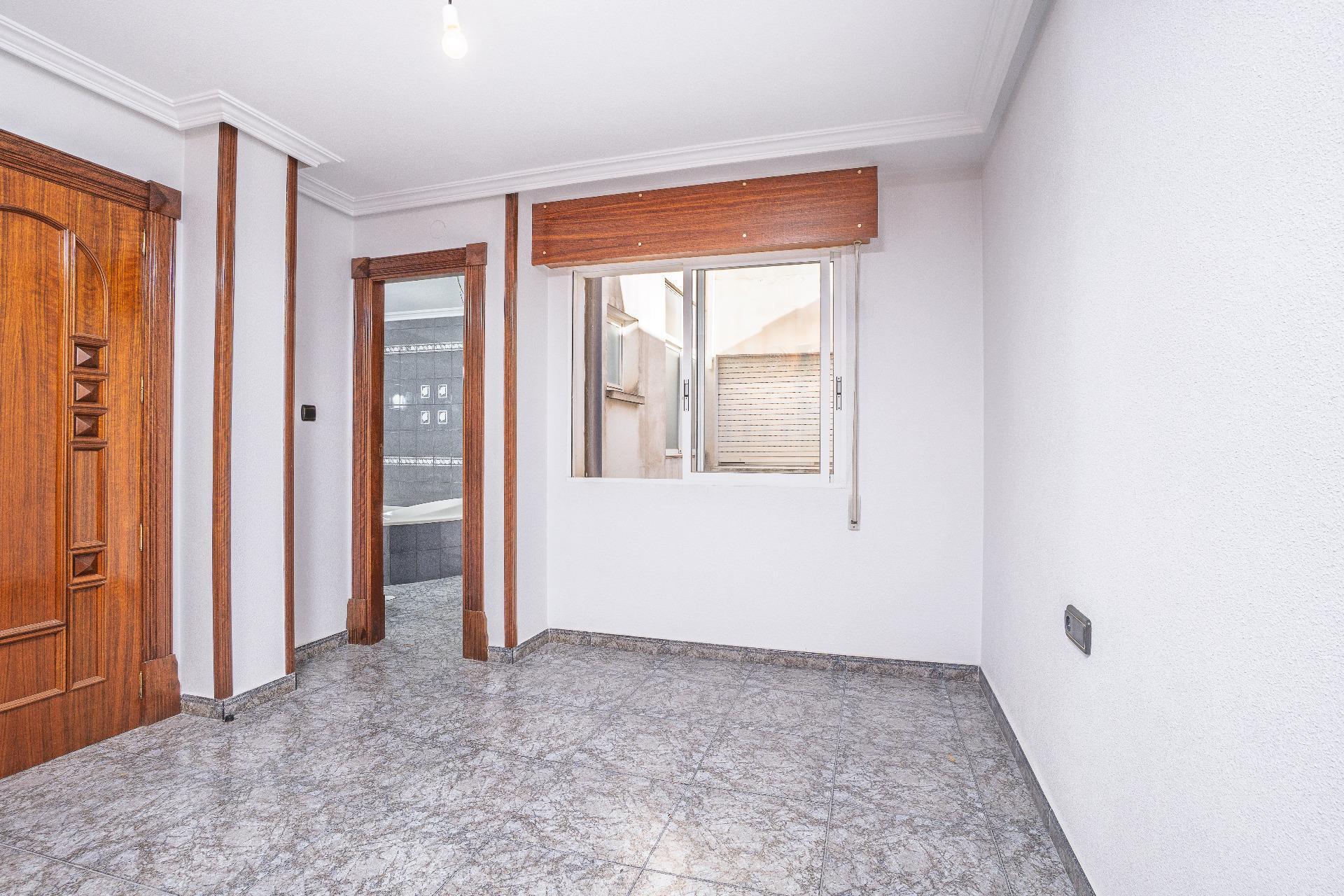 Amplio y Céntrico Piso en Aspe - Ideal para Familias