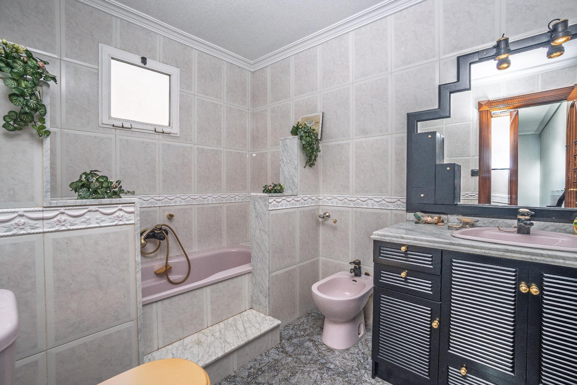 Amplio y Céntrico Piso en Aspe - Ideal para Familias