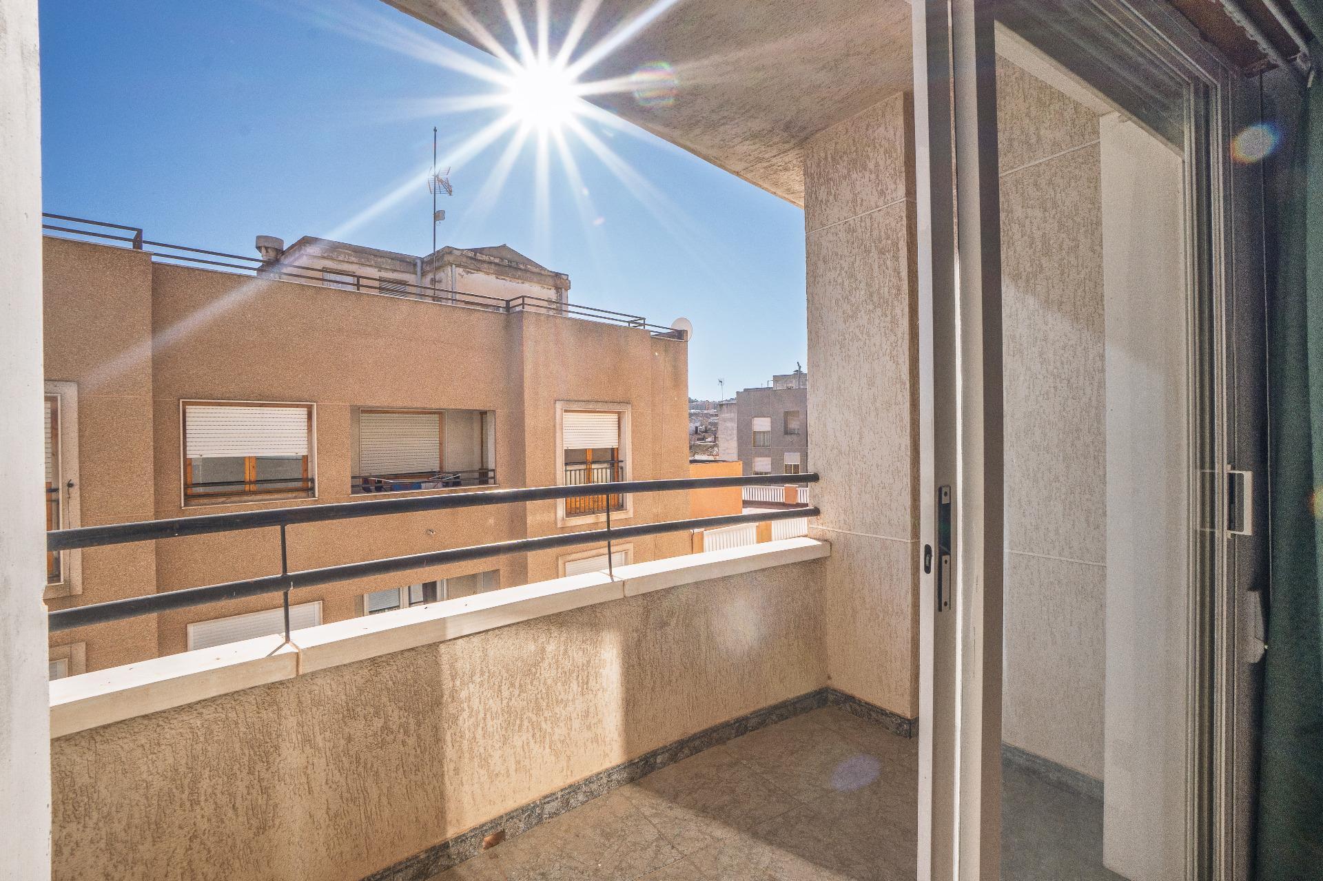 Amplio y Céntrico Piso en Aspe - Ideal para Familias