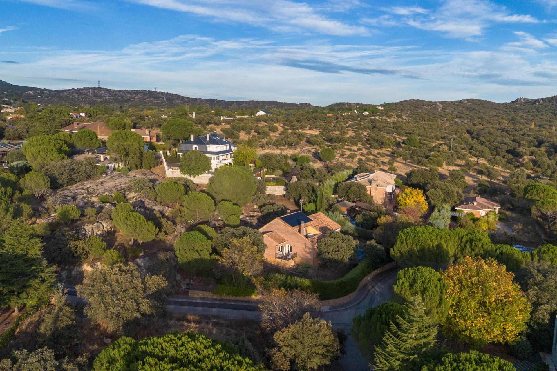 EXCLUSIVA VILLA EN LA BERZOSA