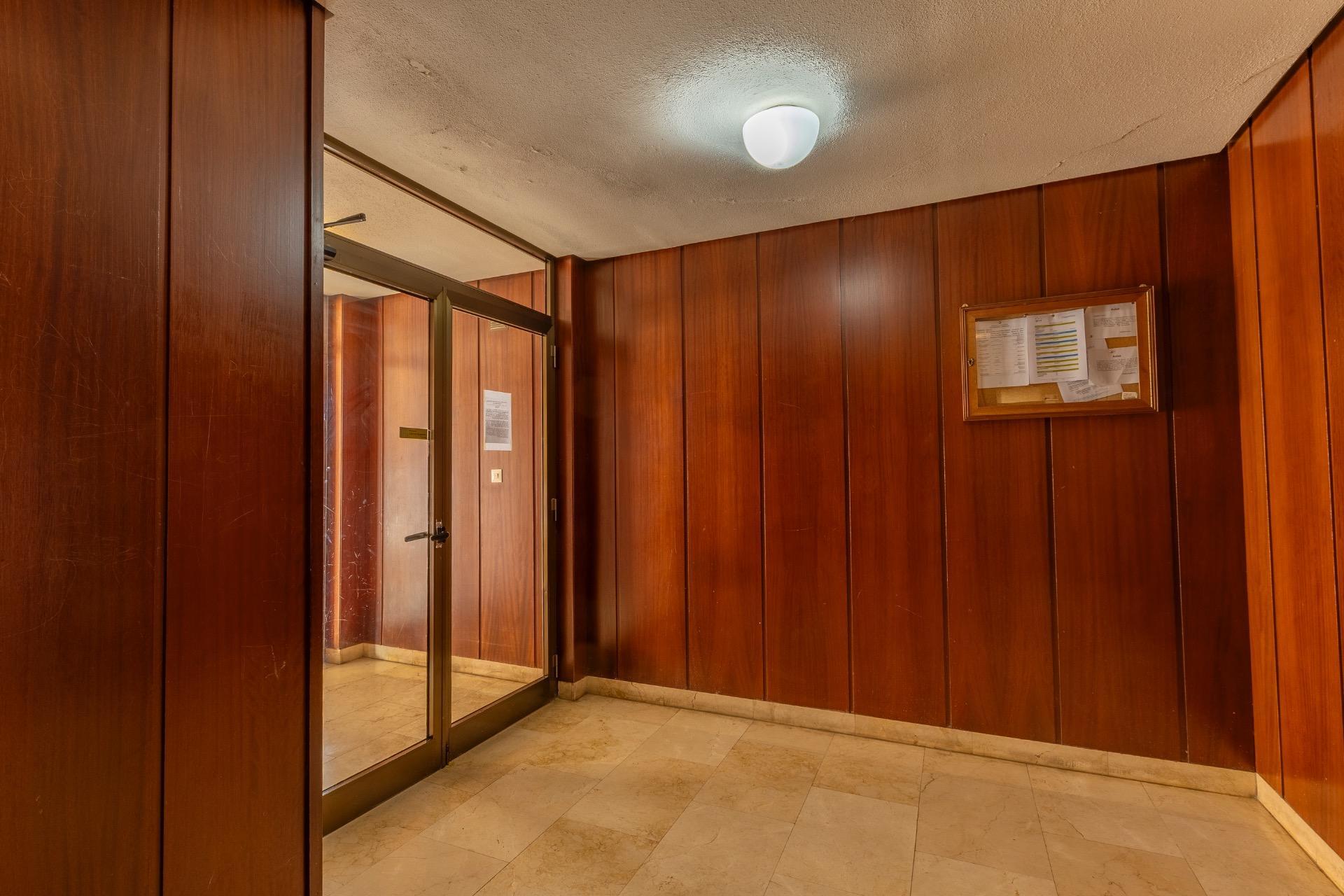 Piso reformado de cuatro habitaciones