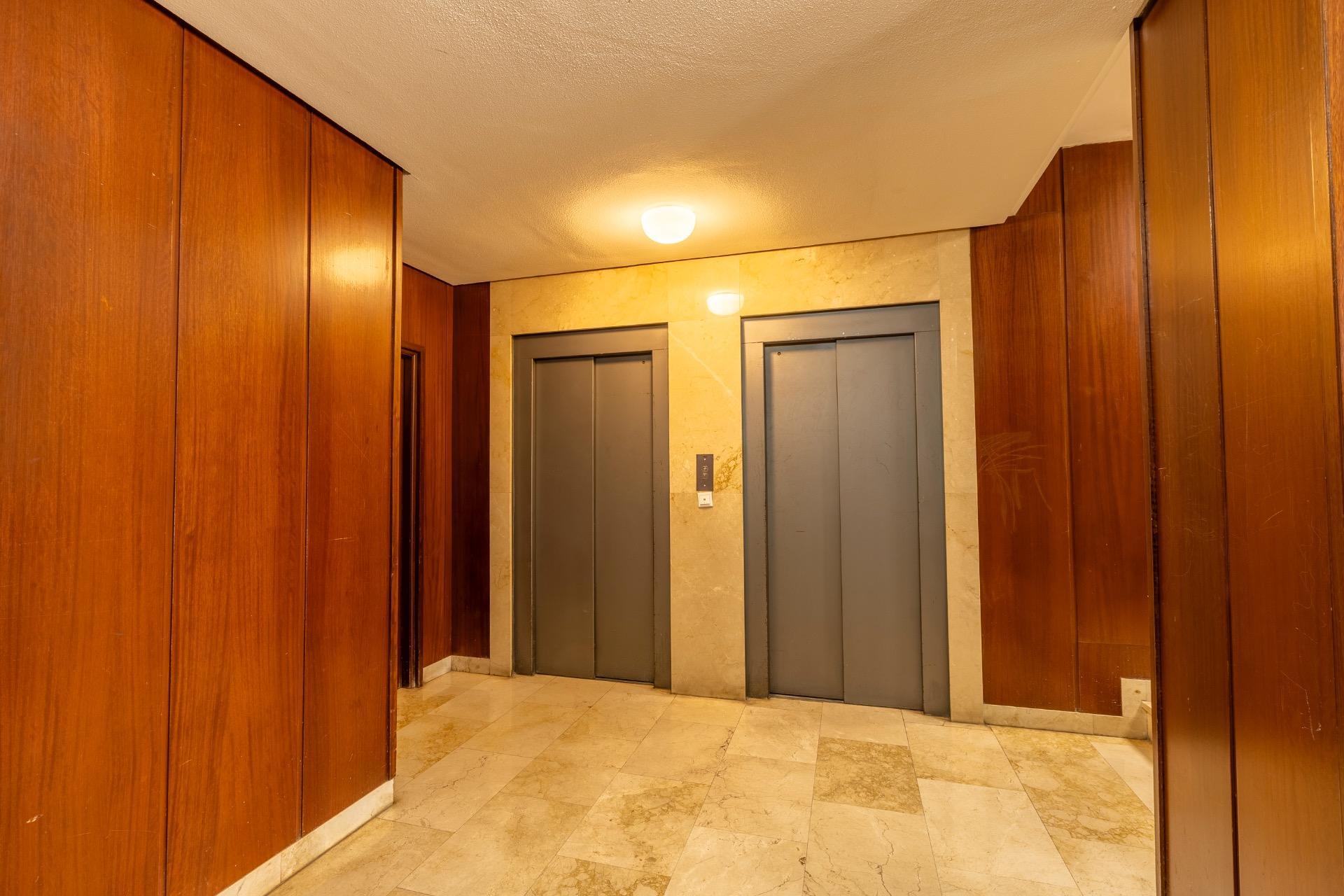 Piso reformado de cuatro habitaciones