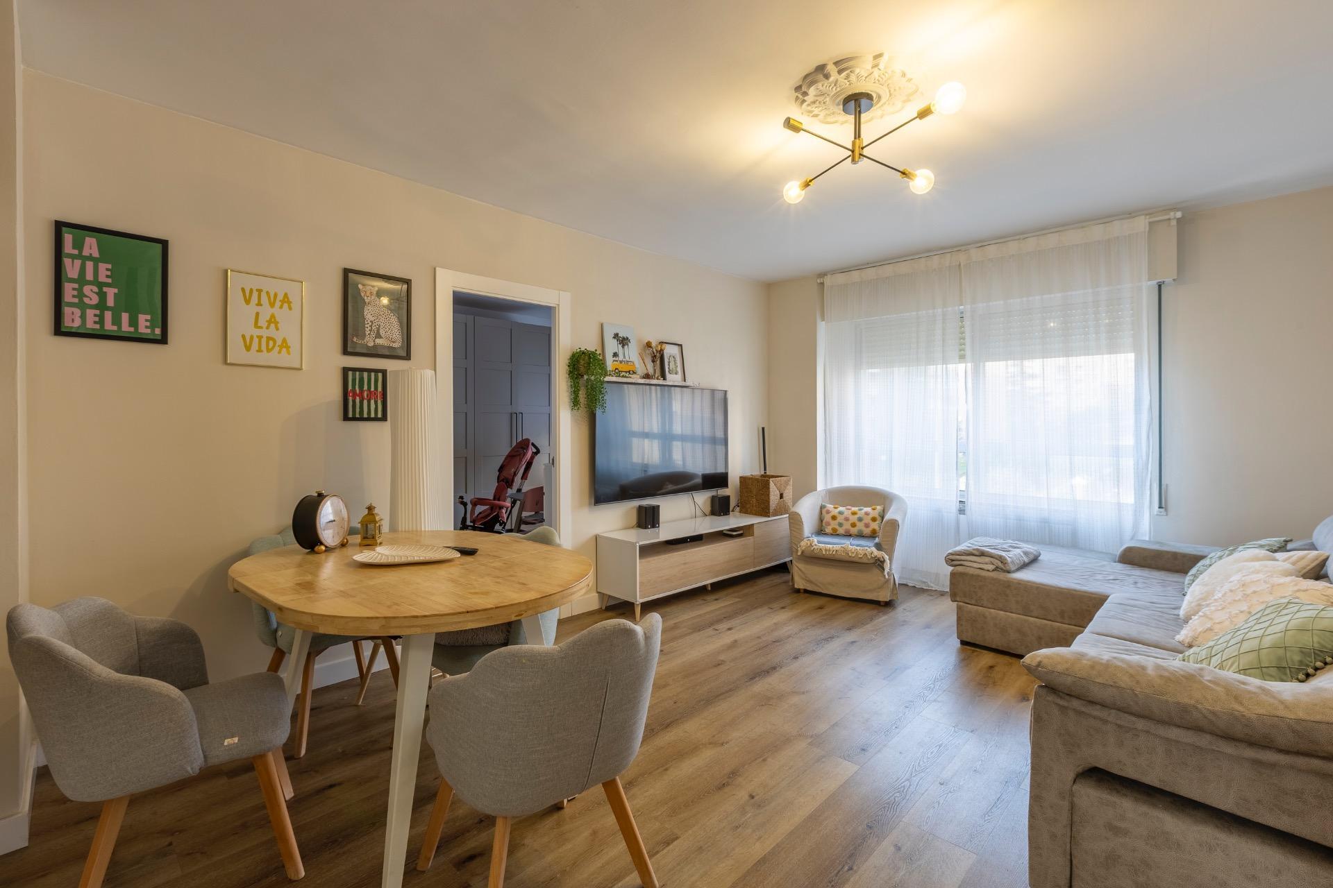 Piso reformado de cuatro habitaciones