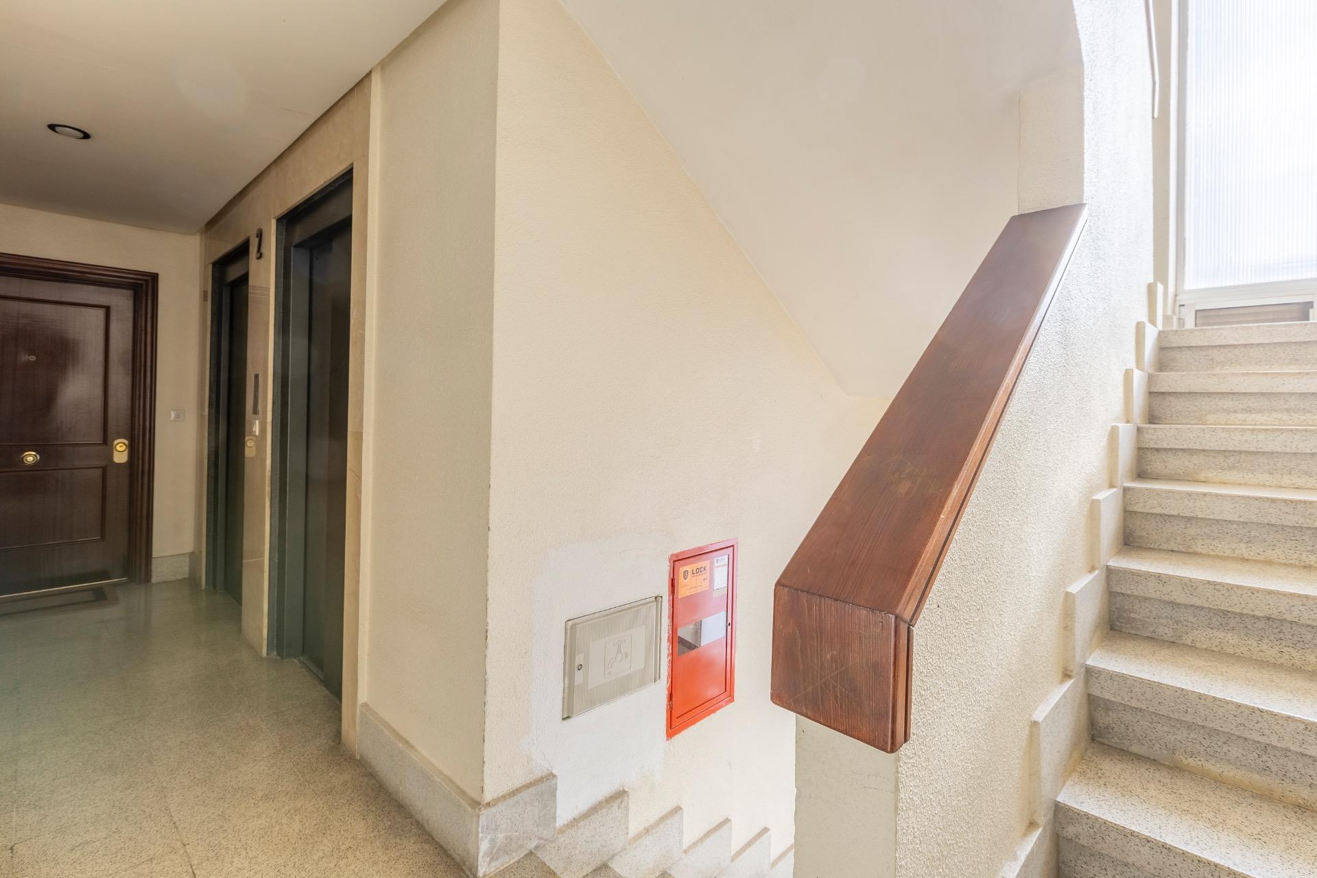 Piso reformado de cuatro habitaciones