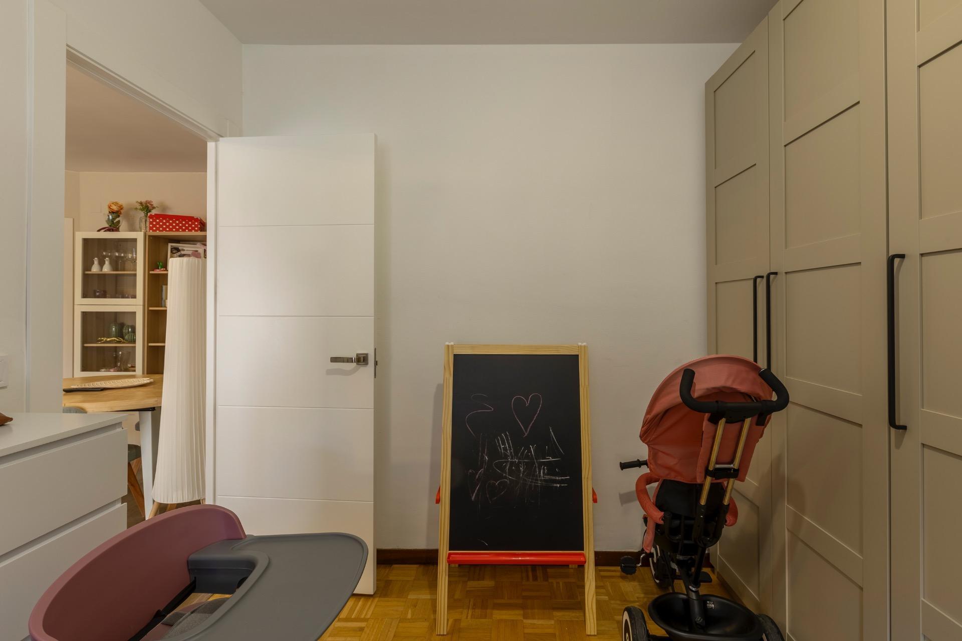 Piso reformado de cuatro habitaciones