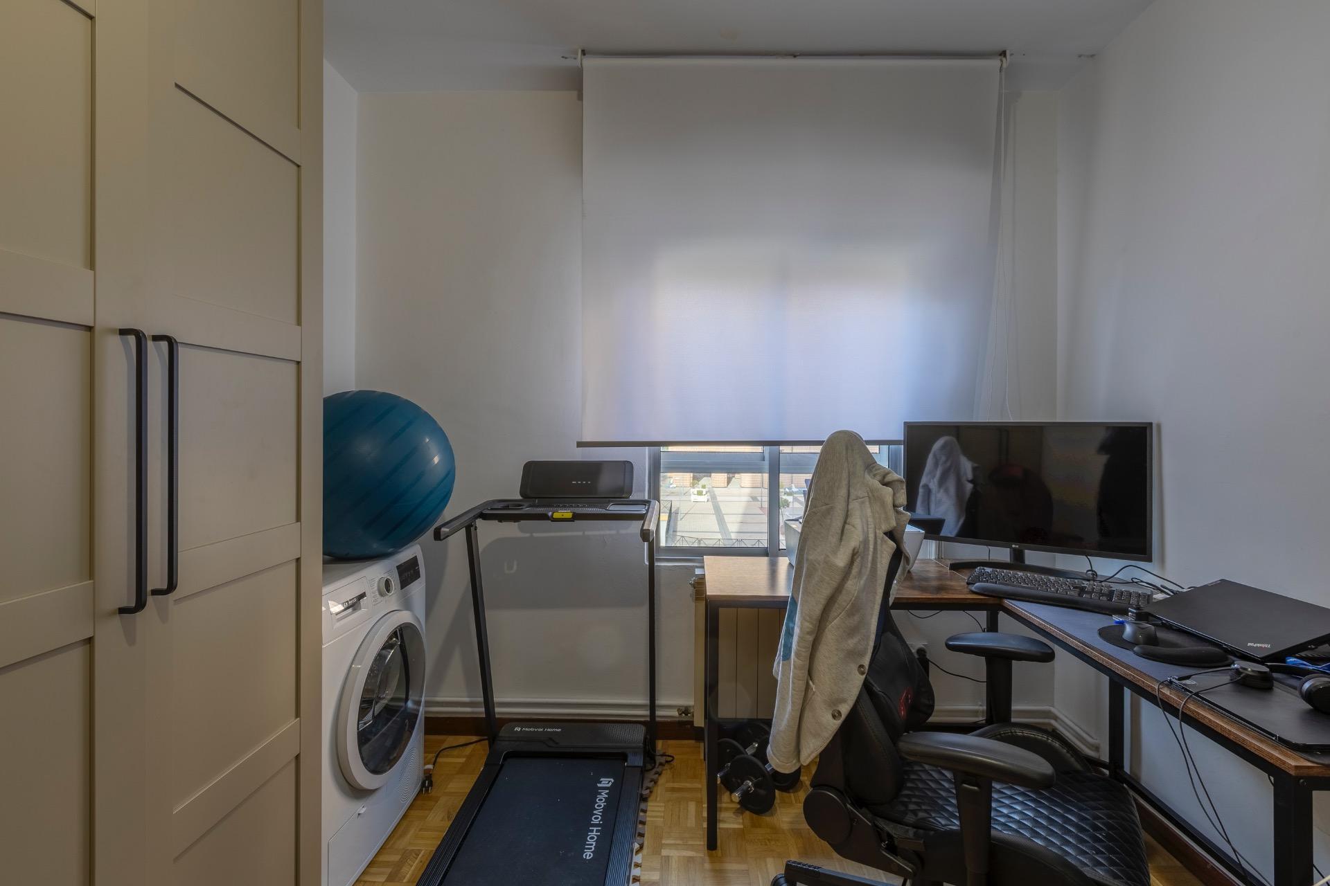 Piso reformado de cuatro habitaciones