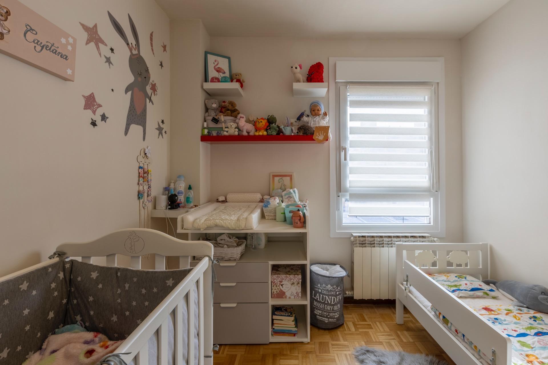 Piso reformado de cuatro habitaciones