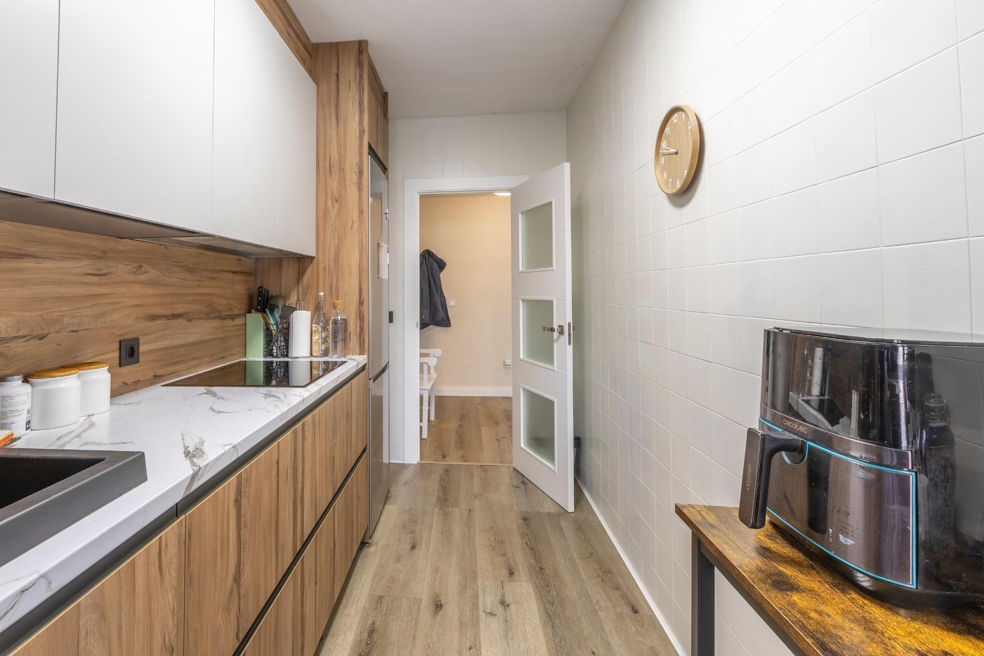 Piso reformado de cuatro habitaciones