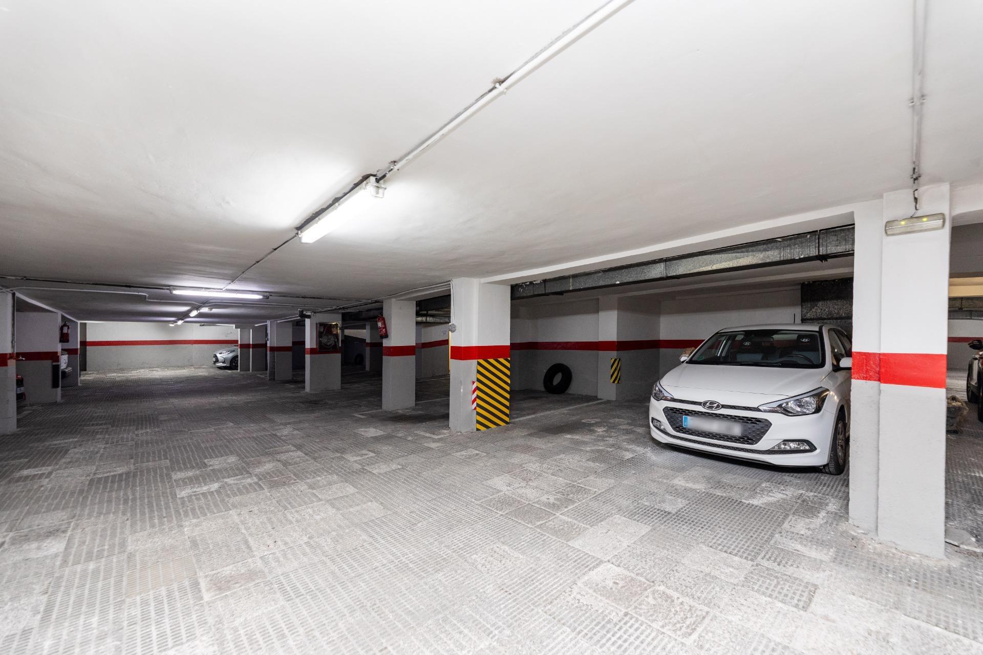 Garaje en venta en Calle de Hermosilla 91