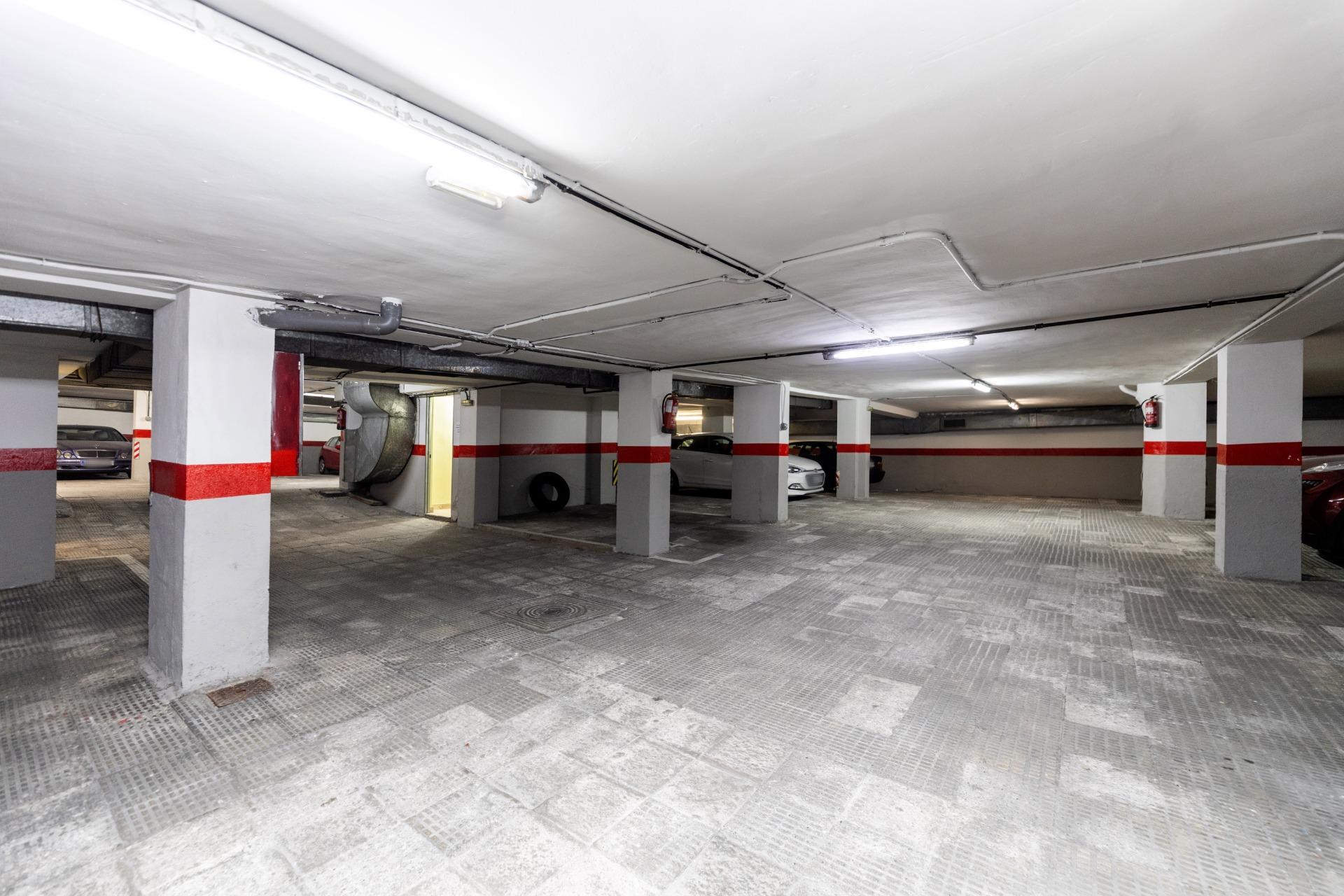 Garaje en venta en Calle de Hermosilla 91